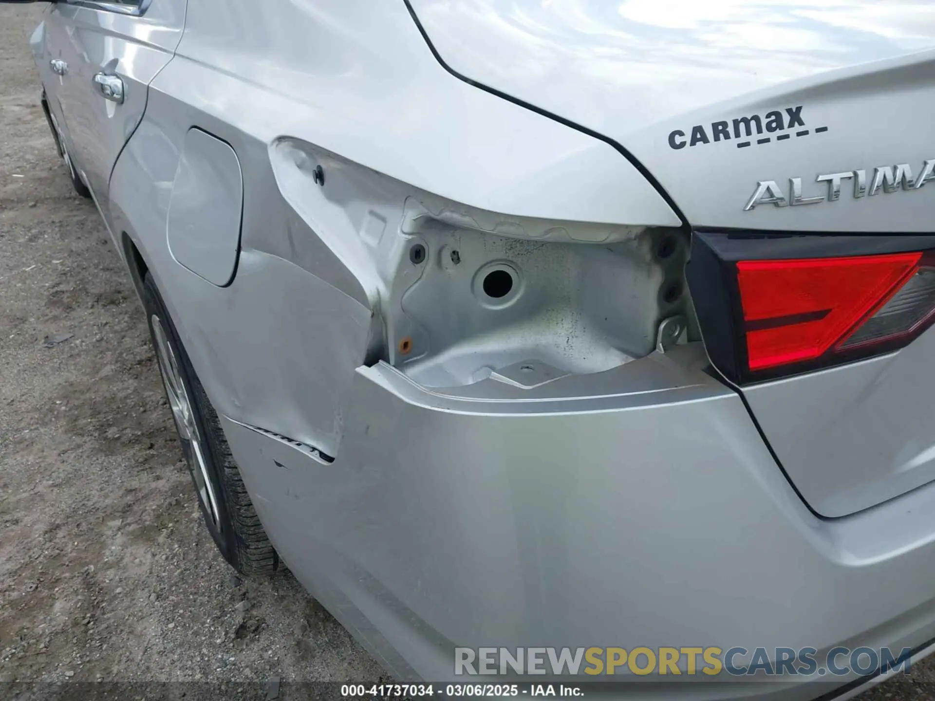 21 Photograph of a damaged car 1N4BL4BV4KC170904 NISSAN ALTIMA 2019