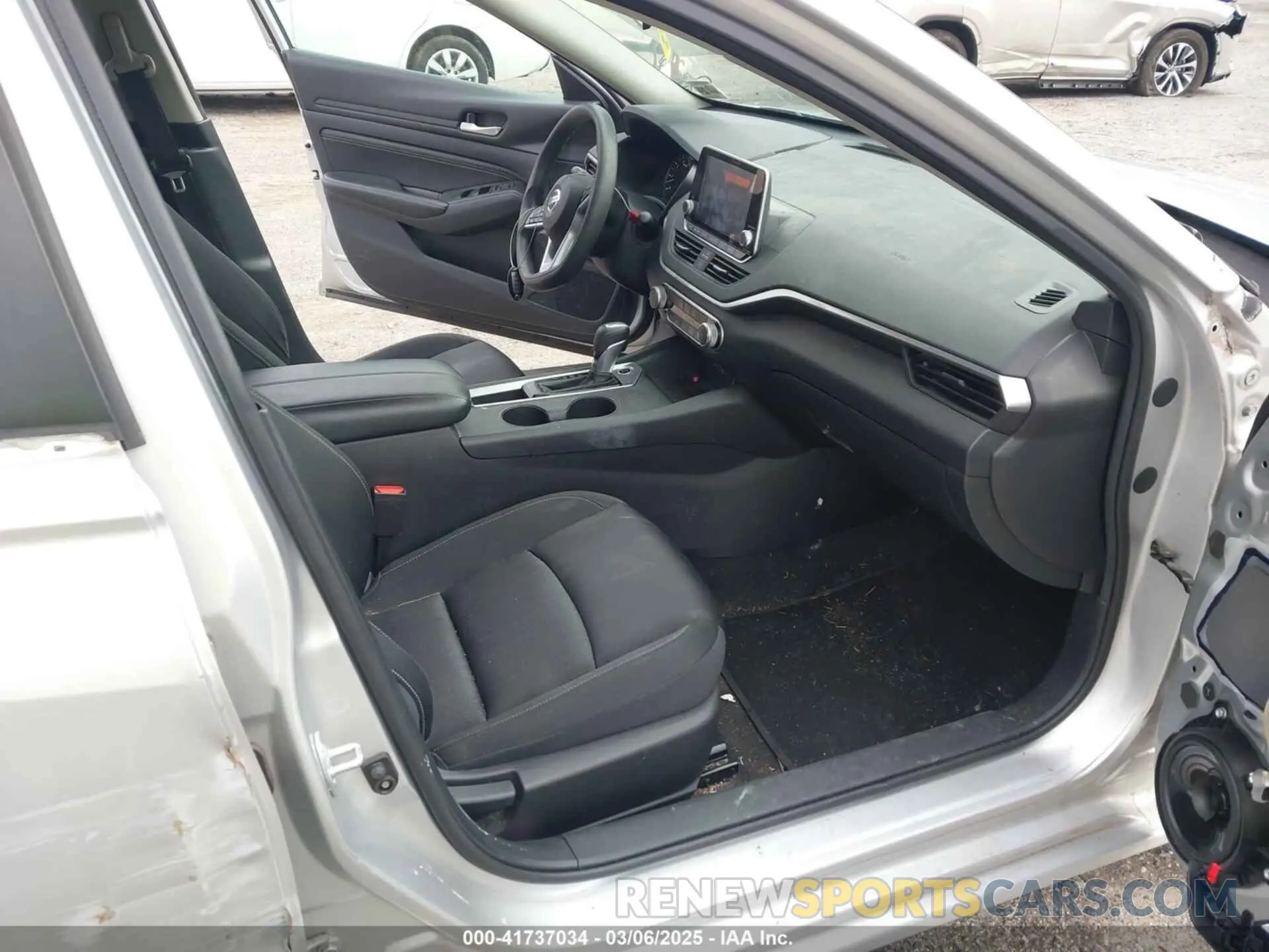 5 Photograph of a damaged car 1N4BL4BV4KC170904 NISSAN ALTIMA 2019