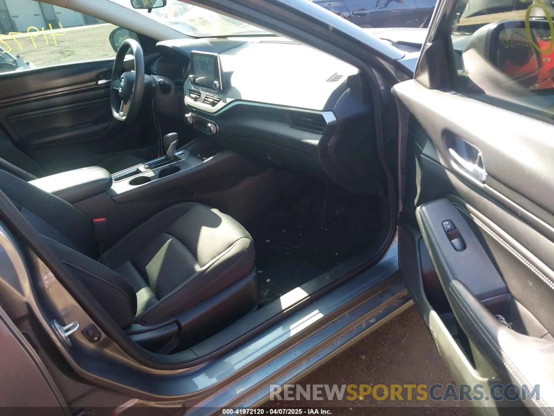 5 Photograph of a damaged car 1N4BL4BV4KC187993 NISSAN ALTIMA 2019