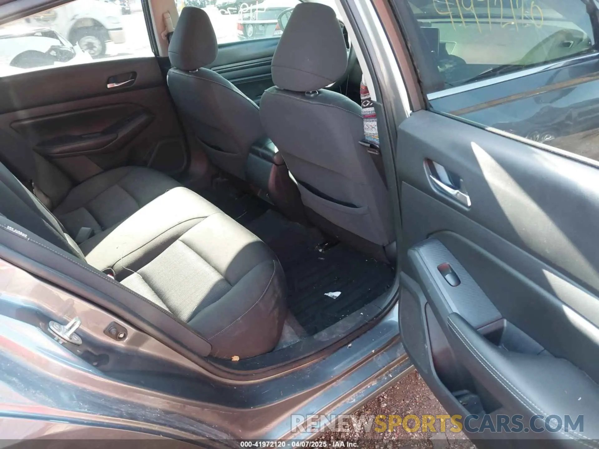 8 Photograph of a damaged car 1N4BL4BV4KC187993 NISSAN ALTIMA 2019