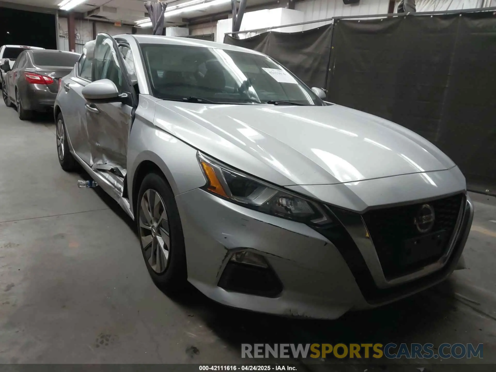 1 Photograph of a damaged car 1N4BL4BV4KC196886 NISSAN ALTIMA 2019