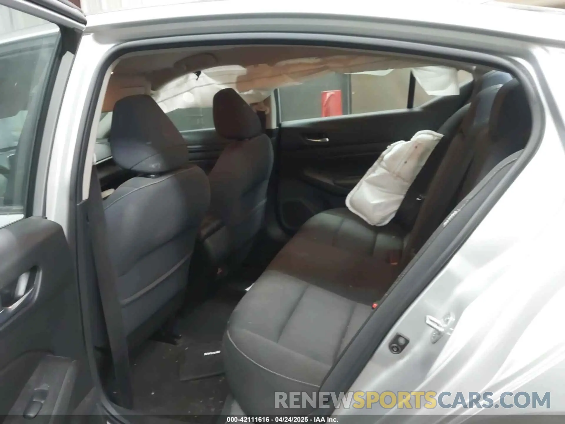 8 Photograph of a damaged car 1N4BL4BV4KC196886 NISSAN ALTIMA 2019