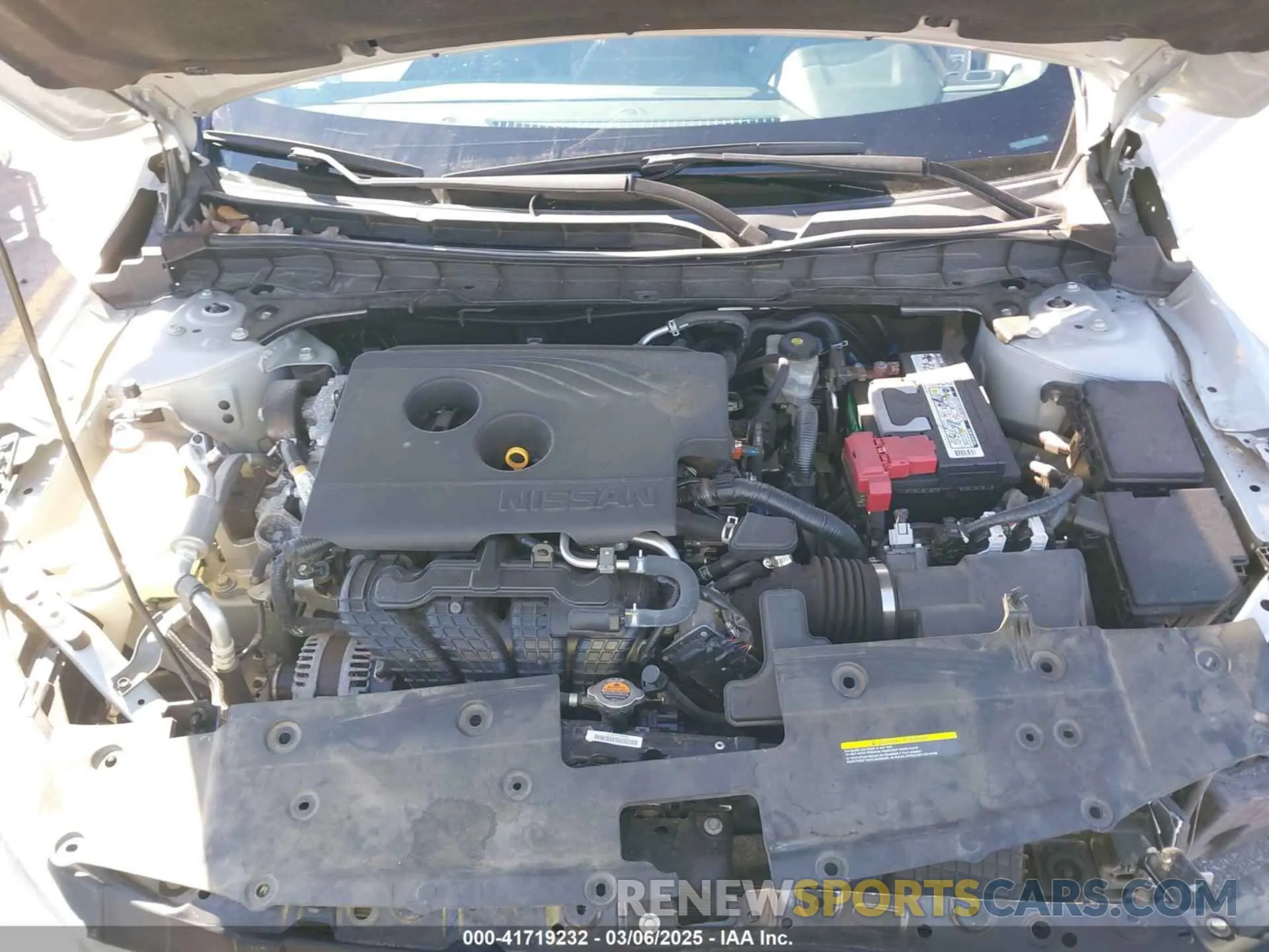 10 Photograph of a damaged car 1N4BL4BV4KC206462 NISSAN ALTIMA 2019