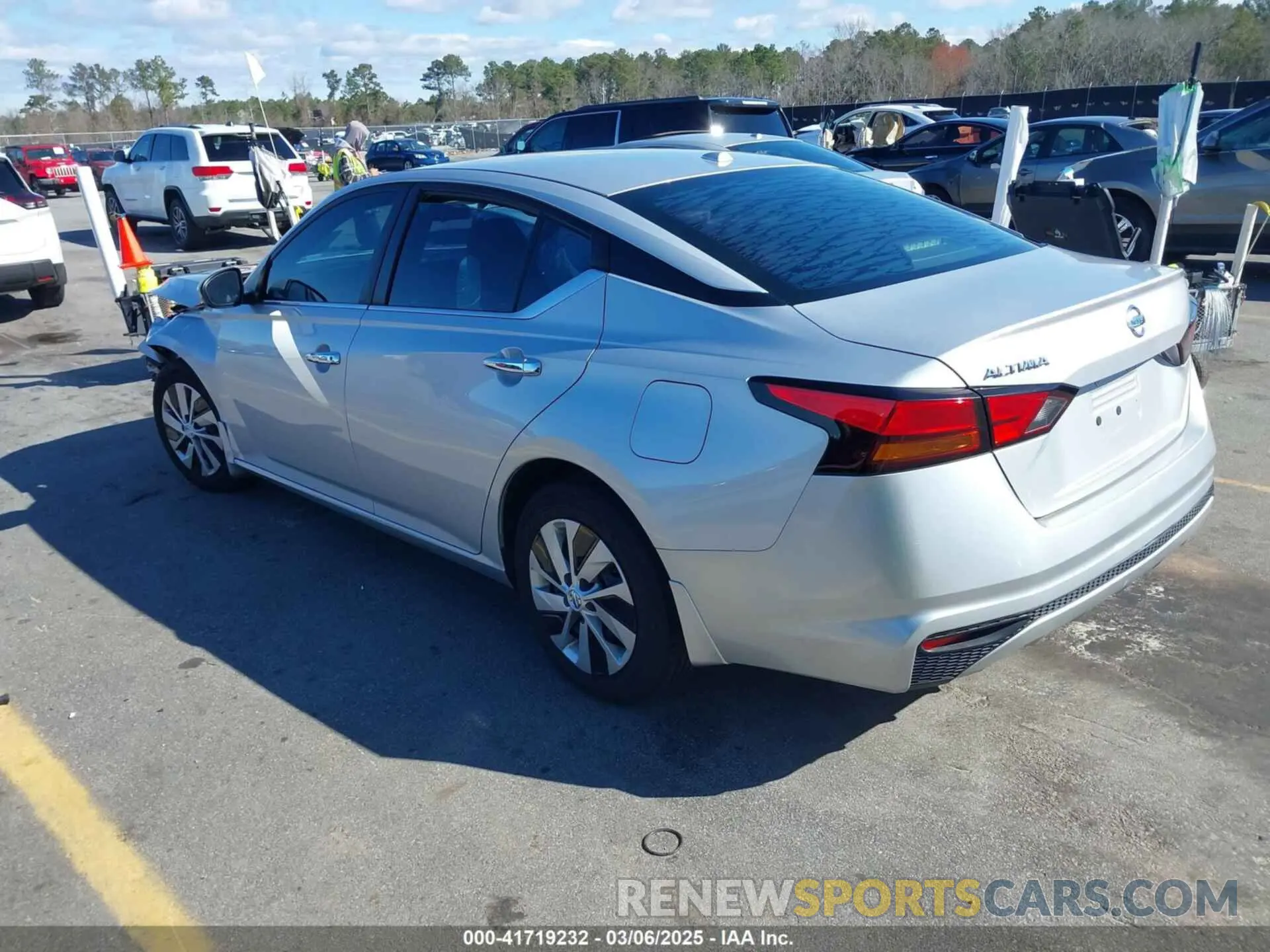 3 Photograph of a damaged car 1N4BL4BV4KC206462 NISSAN ALTIMA 2019
