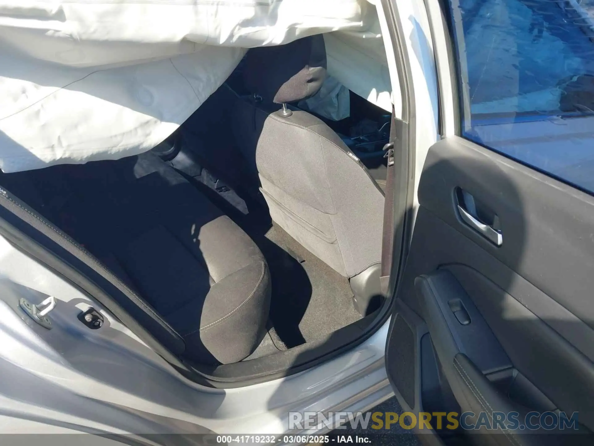 8 Photograph of a damaged car 1N4BL4BV4KC206462 NISSAN ALTIMA 2019