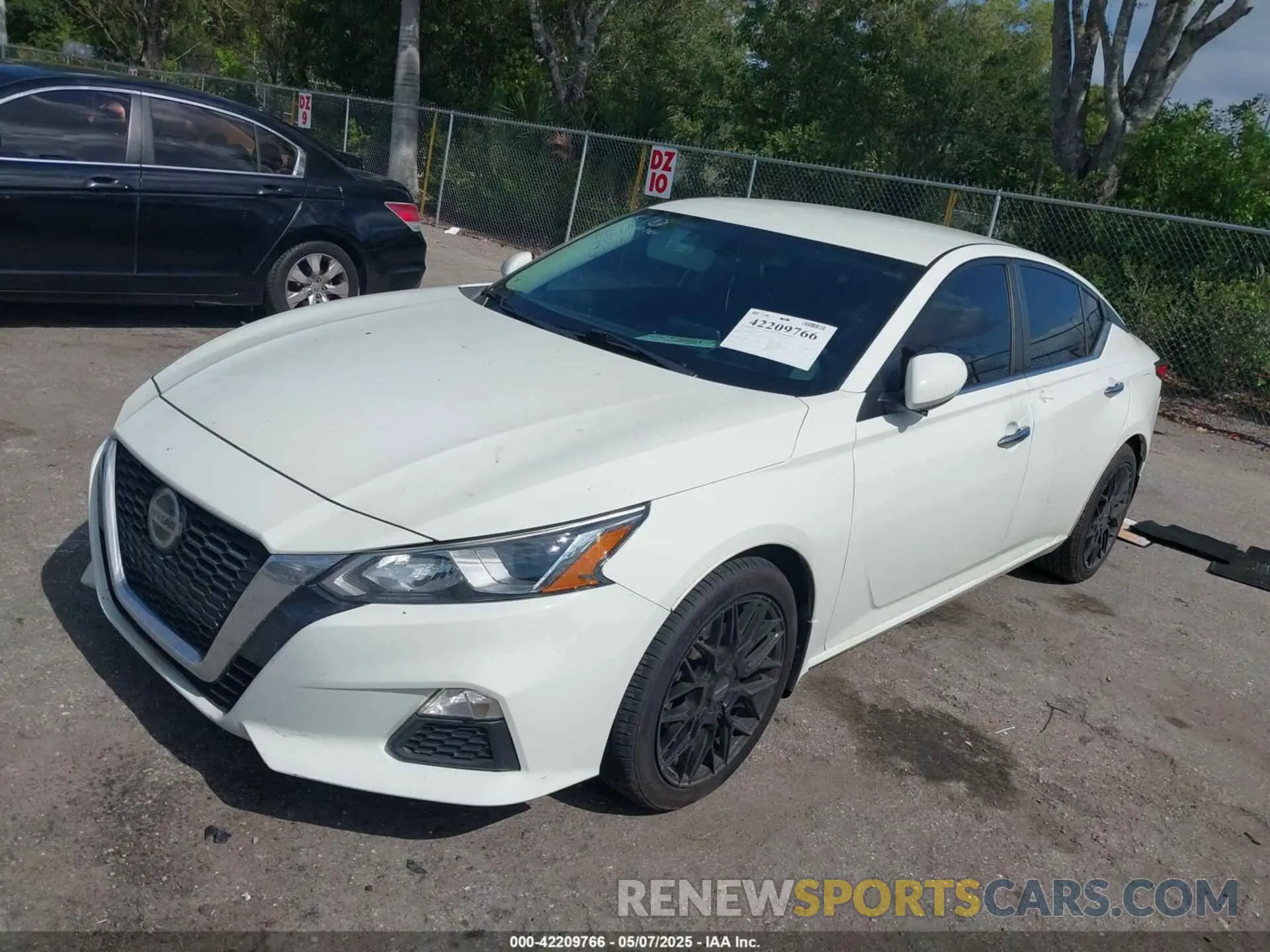 2 Photograph of a damaged car 1N4BL4BV4KC219342 NISSAN ALTIMA 2019