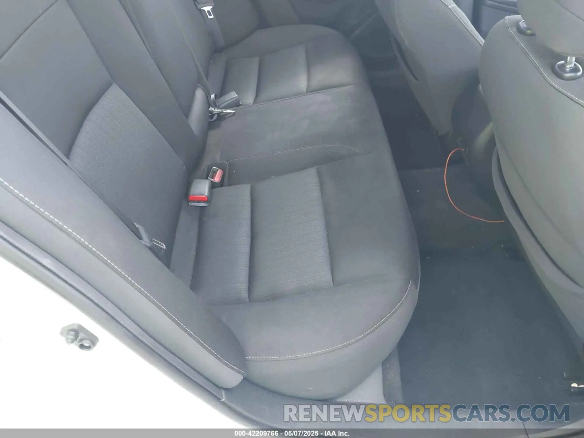 8 Photograph of a damaged car 1N4BL4BV4KC219342 NISSAN ALTIMA 2019