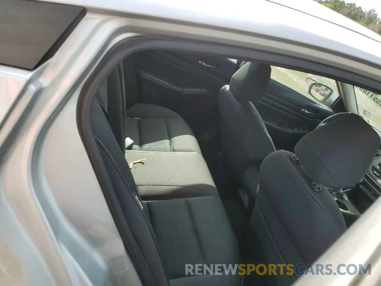 10 Photograph of a damaged car 1N4BL4BV4KC226632 NISSAN ALTIMA 2019