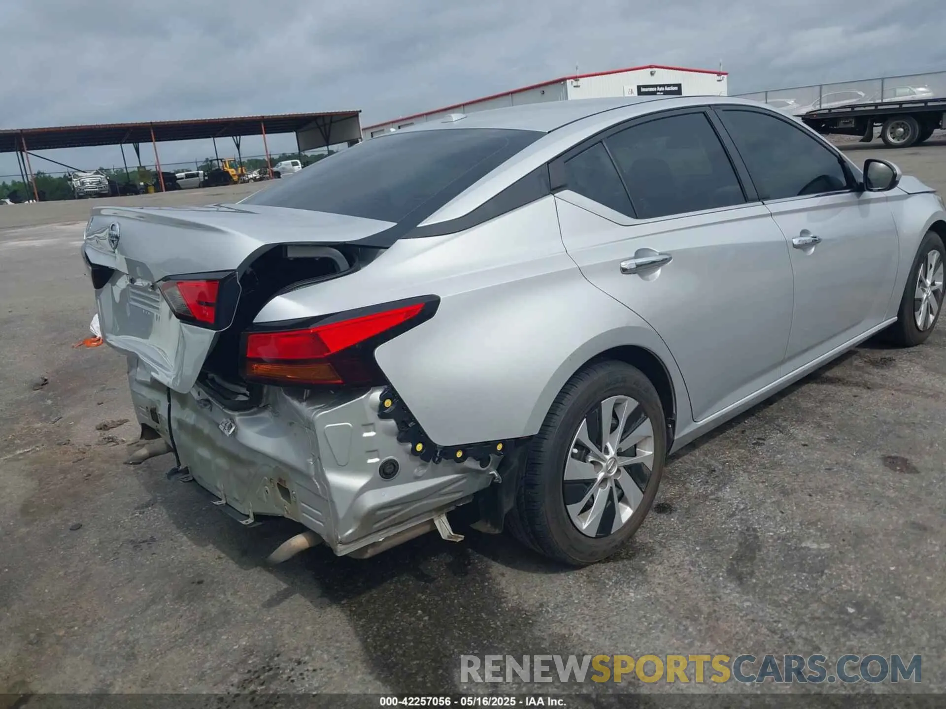 4 Photograph of a damaged car 1N4BL4BV4KC228588 NISSAN ALTIMA 2019
