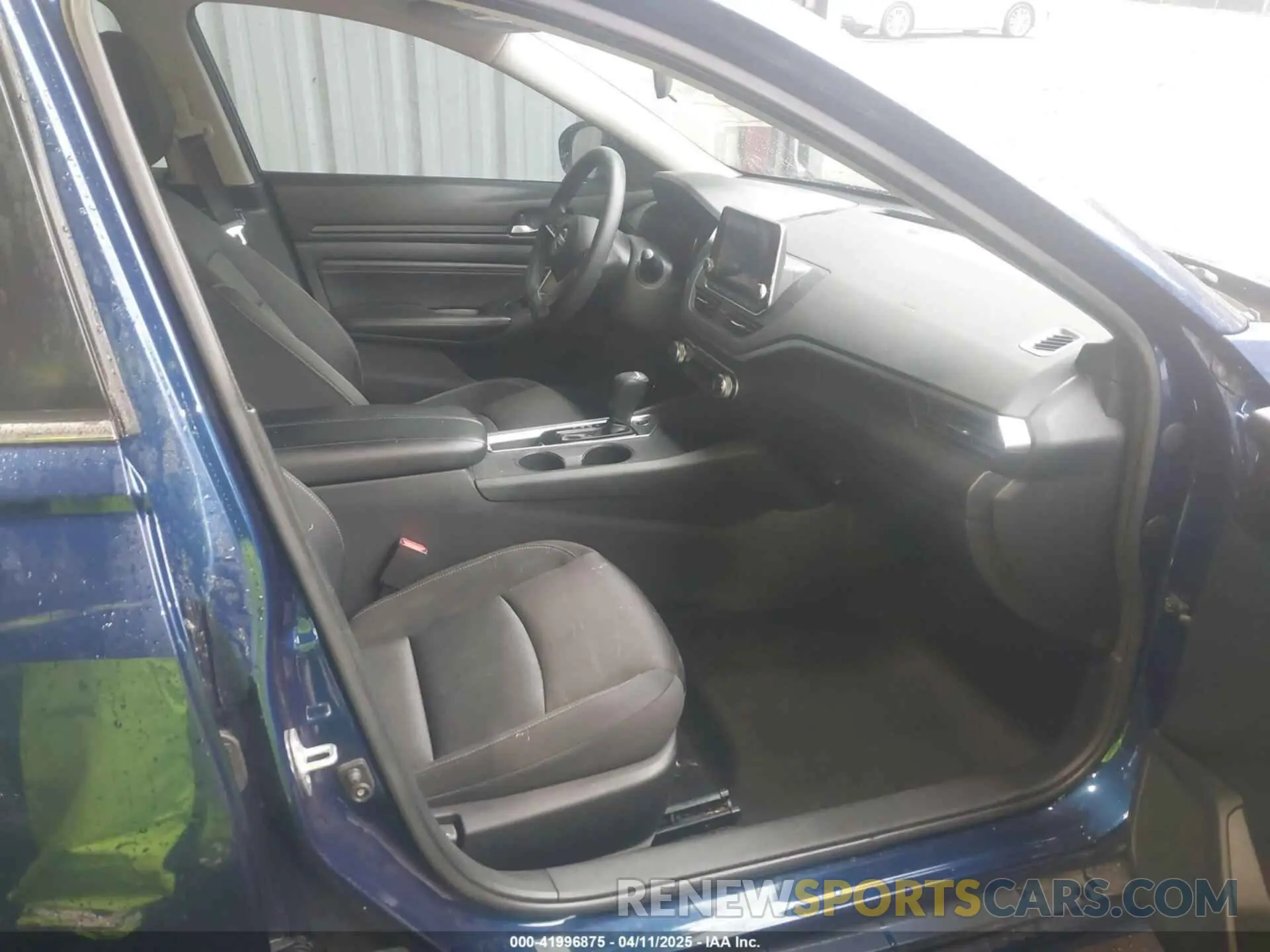 5 Photograph of a damaged car 1N4BL4BV4KC246105 NISSAN ALTIMA 2019