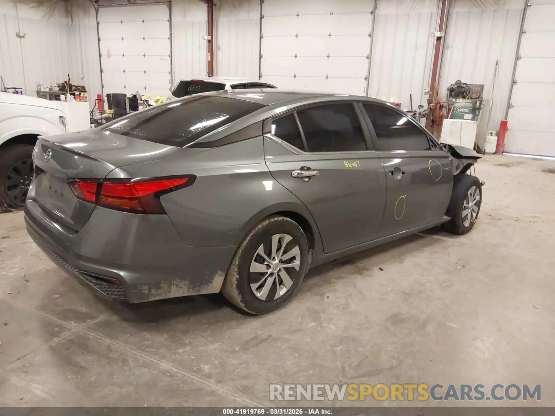 4 Photograph of a damaged car 1N4BL4BV4KC246749 NISSAN ALTIMA 2019