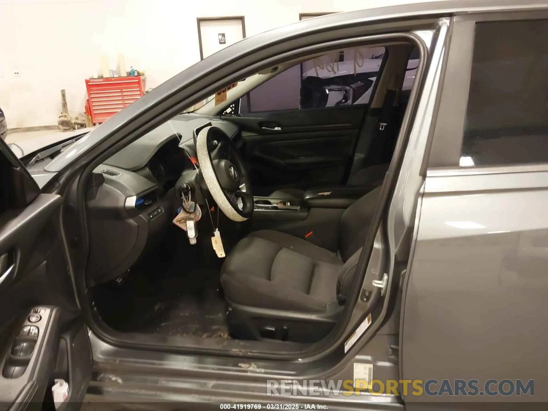 5 Photograph of a damaged car 1N4BL4BV4KC246749 NISSAN ALTIMA 2019