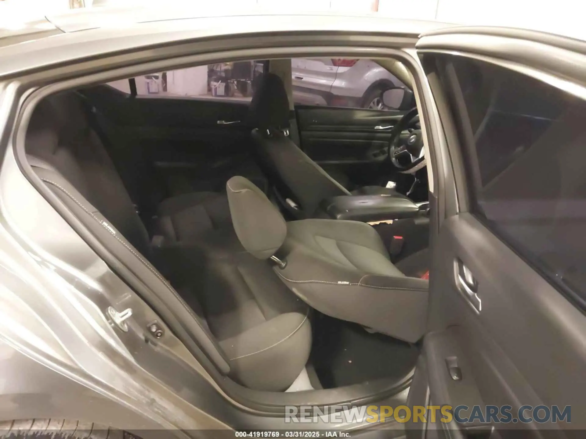 8 Photograph of a damaged car 1N4BL4BV4KC246749 NISSAN ALTIMA 2019