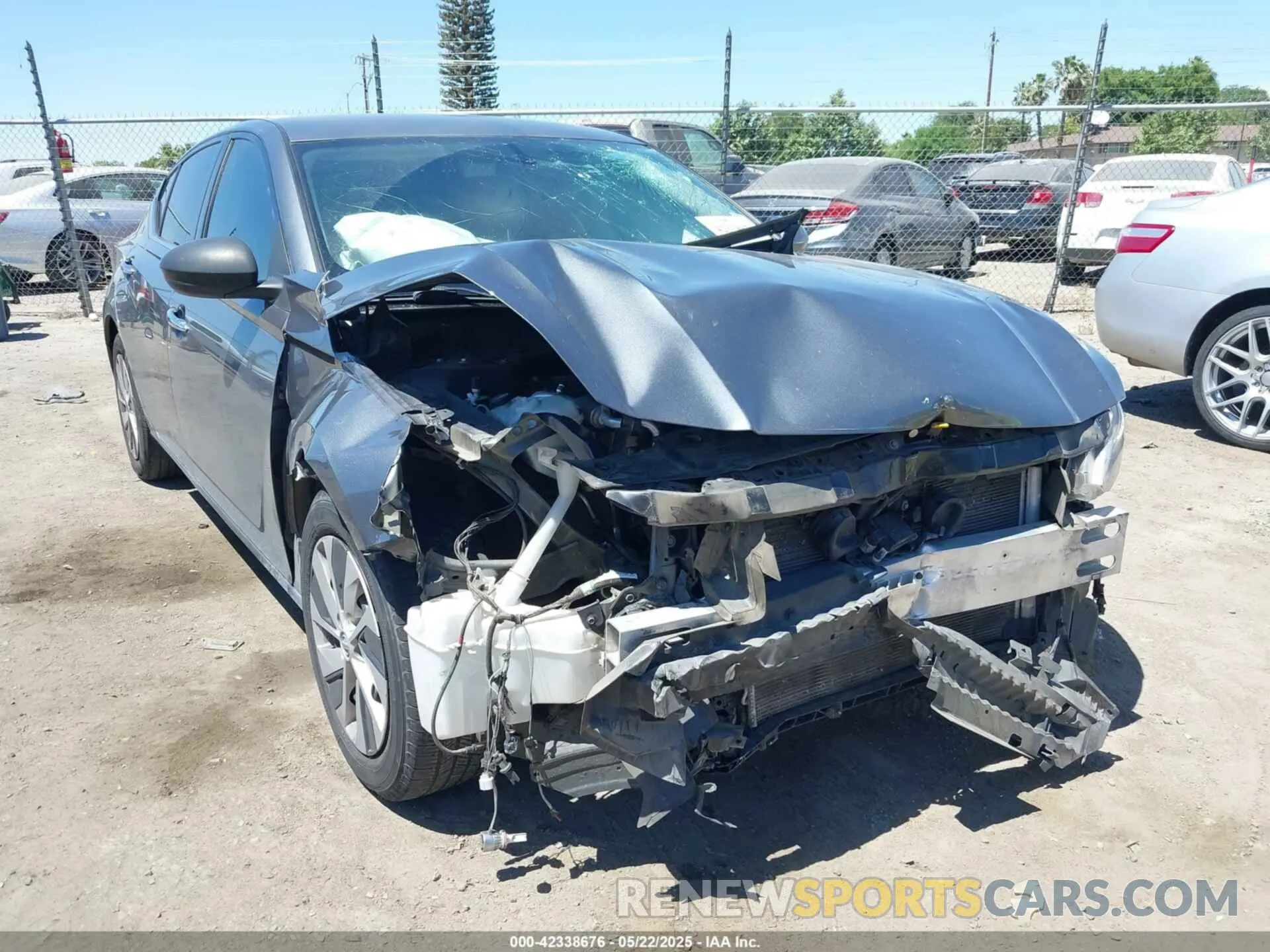 1 Photograph of a damaged car 1N4BL4BV4KC249442 NISSAN ALTIMA 2019