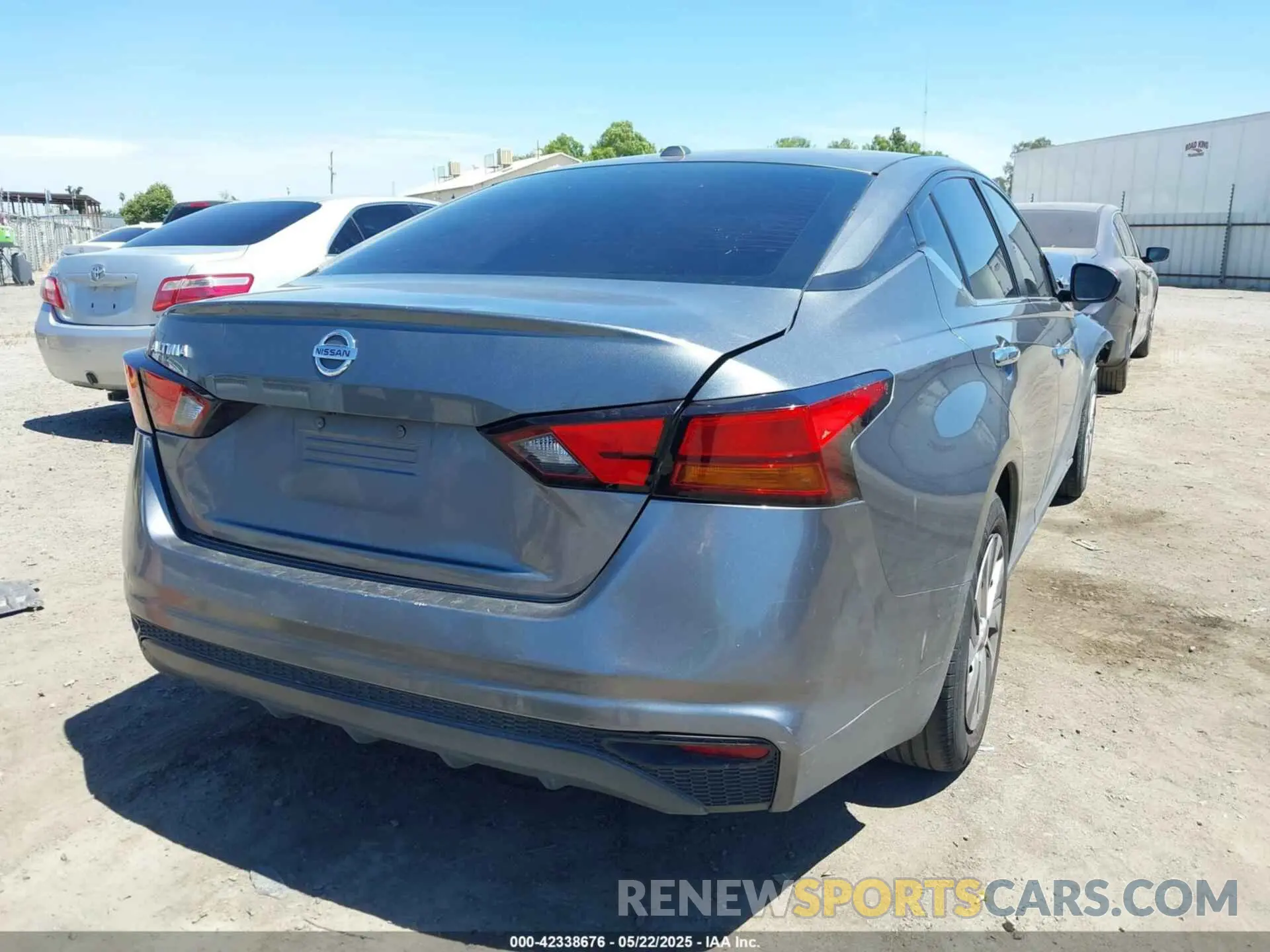 4 Photograph of a damaged car 1N4BL4BV4KC249442 NISSAN ALTIMA 2019