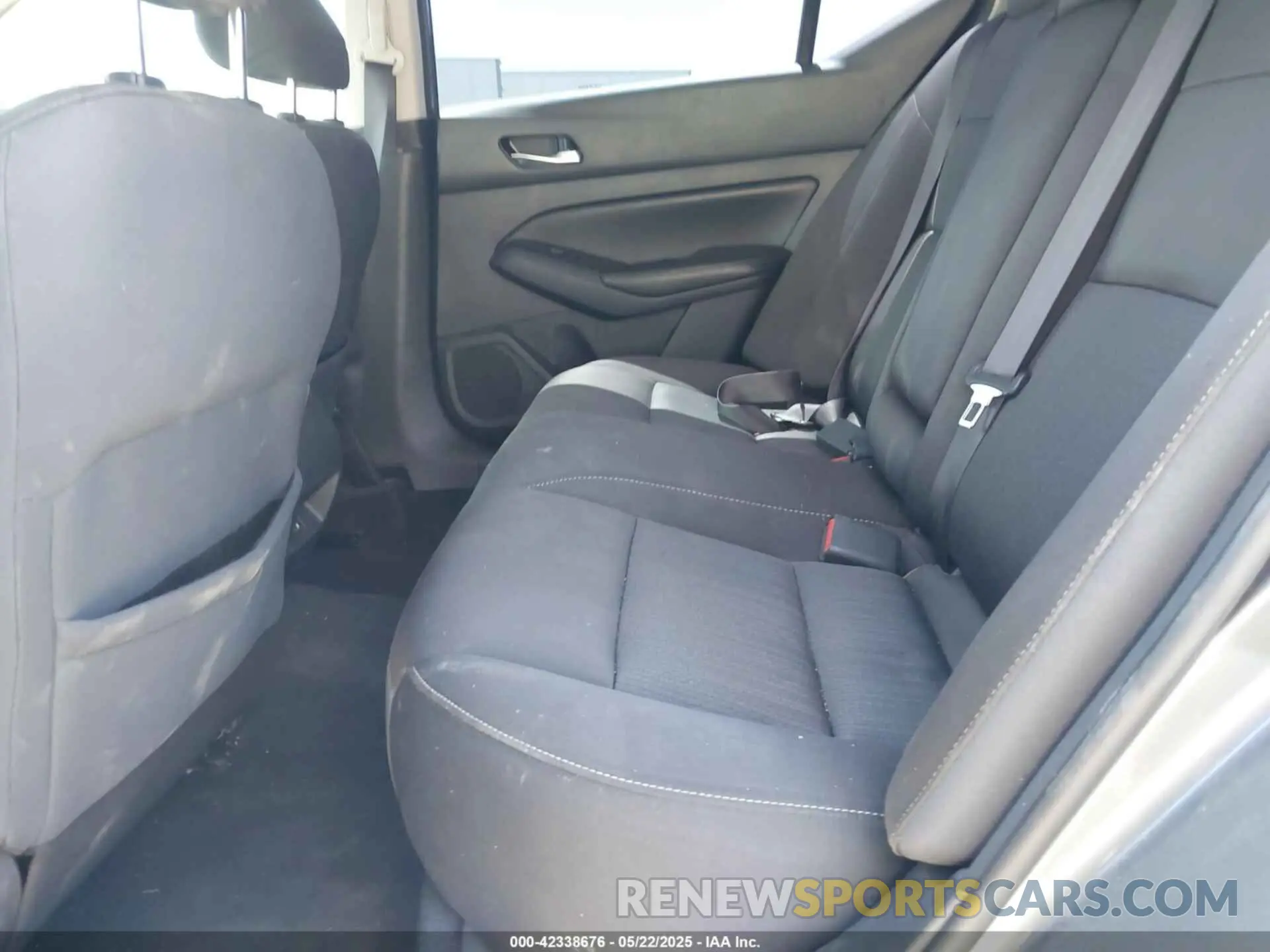 8 Photograph of a damaged car 1N4BL4BV4KC249442 NISSAN ALTIMA 2019