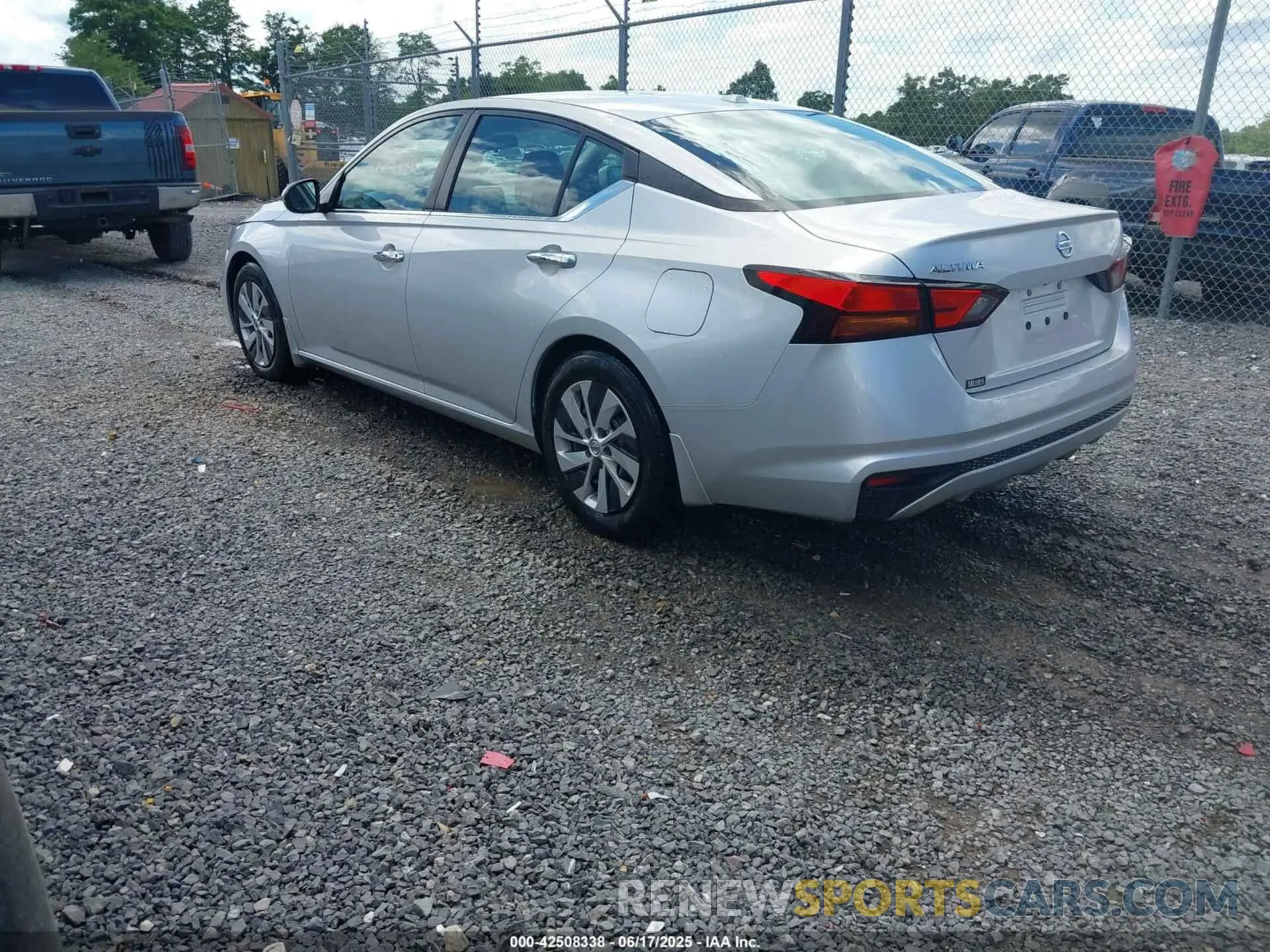 3 Photograph of a damaged car 1N4BL4BV4KC250252 NISSAN ALTIMA 2019