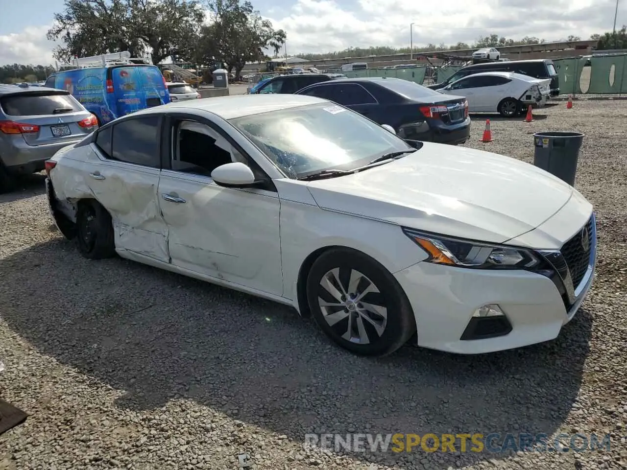 4 Photograph of a damaged car 1N4BL4BV4KC252146 NISSAN ALTIMA 2019