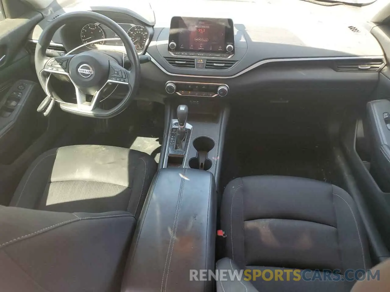 8 Photograph of a damaged car 1N4BL4BV4KN304010 NISSAN ALTIMA 2019