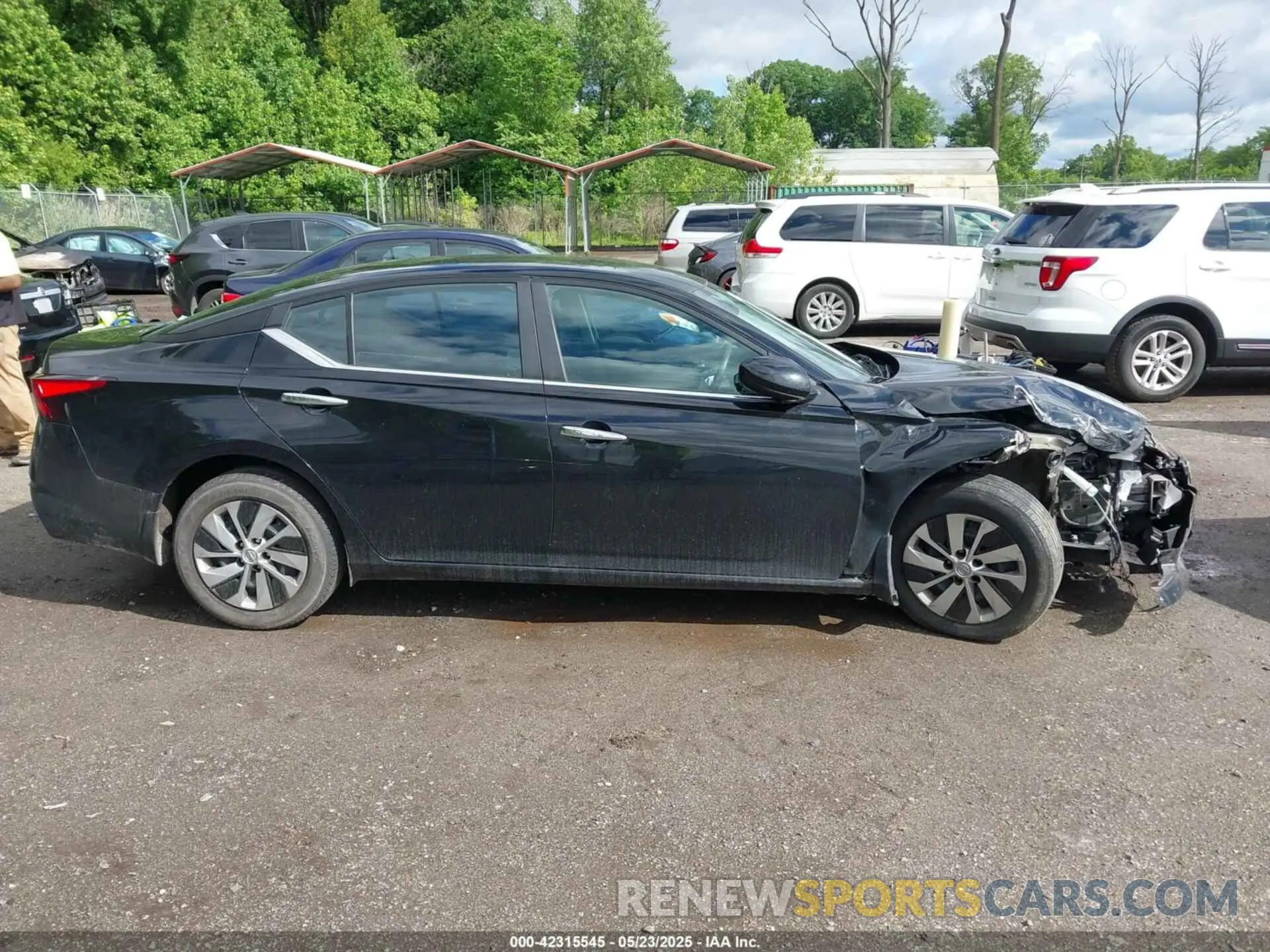 13 Photograph of a damaged car 1N4BL4BV4KN307327 NISSAN ALTIMA 2019
