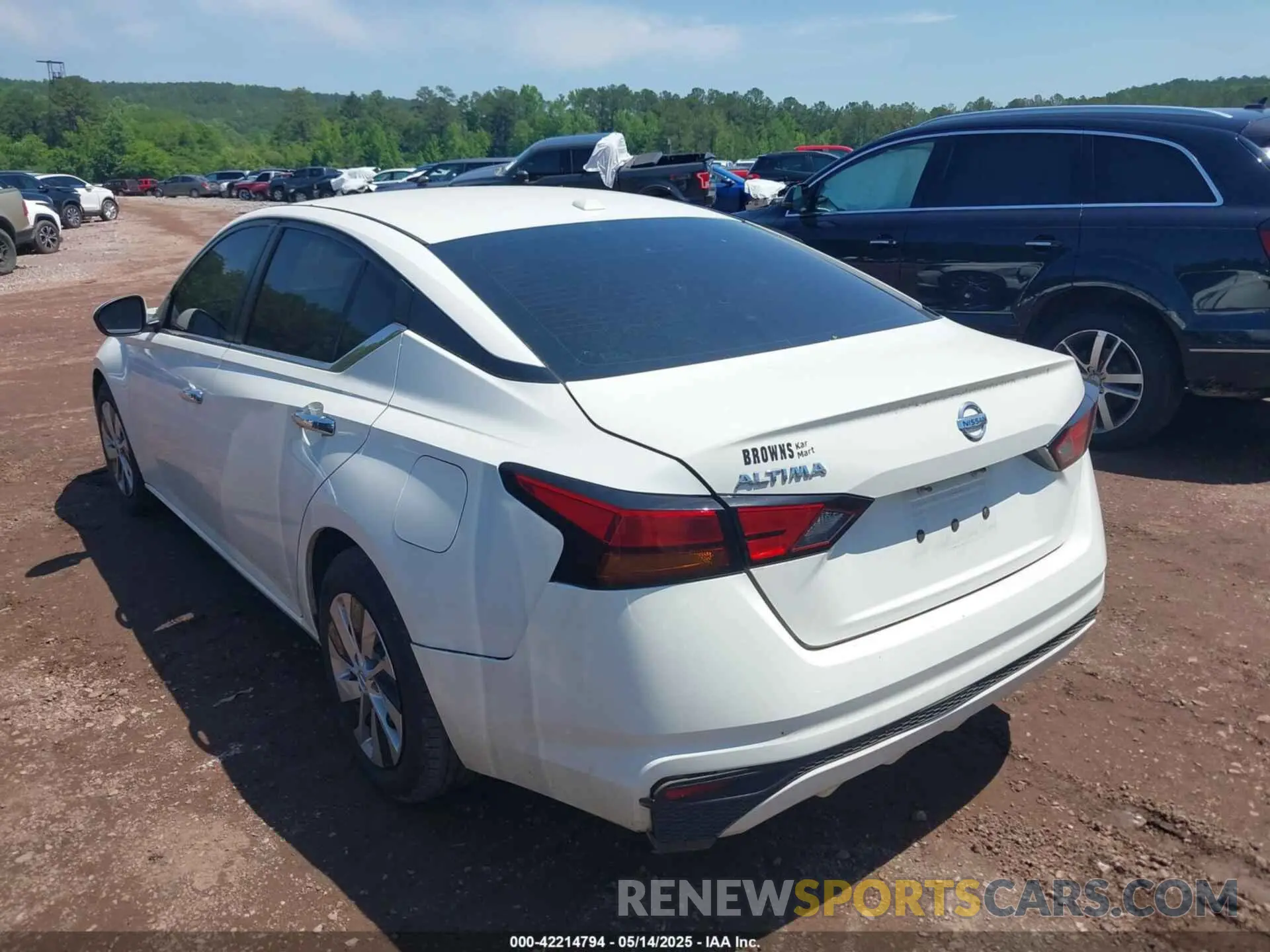 3 Photograph of a damaged car 1N4BL4BV4KN310969 NISSAN ALTIMA 2019