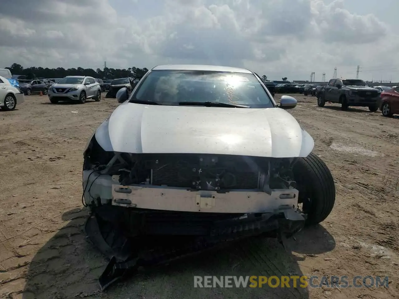 5 Photograph of a damaged car 1N4BL4BV5KC113367 NISSAN ALTIMA 2019