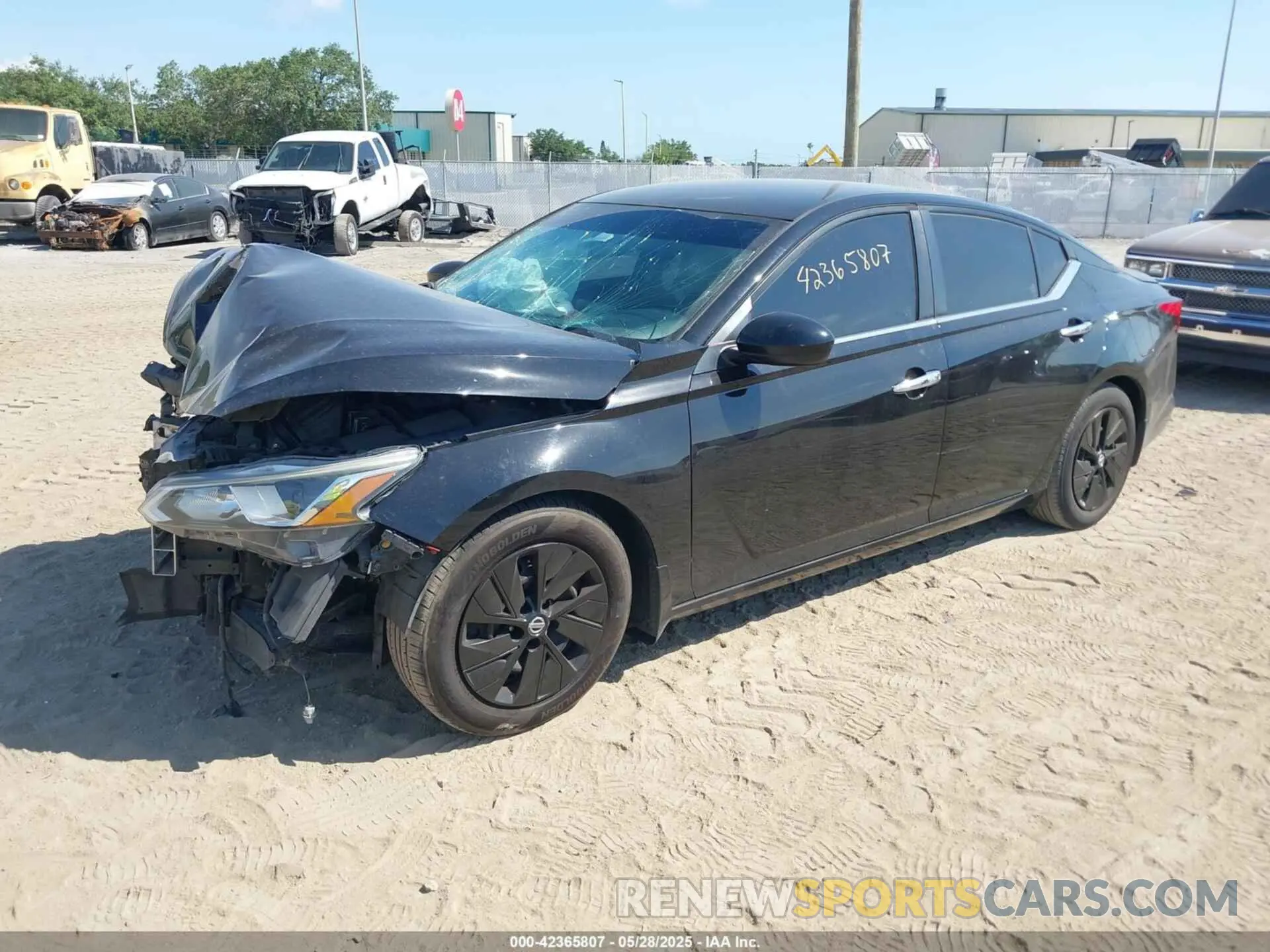 2 Photograph of a damaged car 1N4BL4BV5KC115846 NISSAN ALTIMA 2019