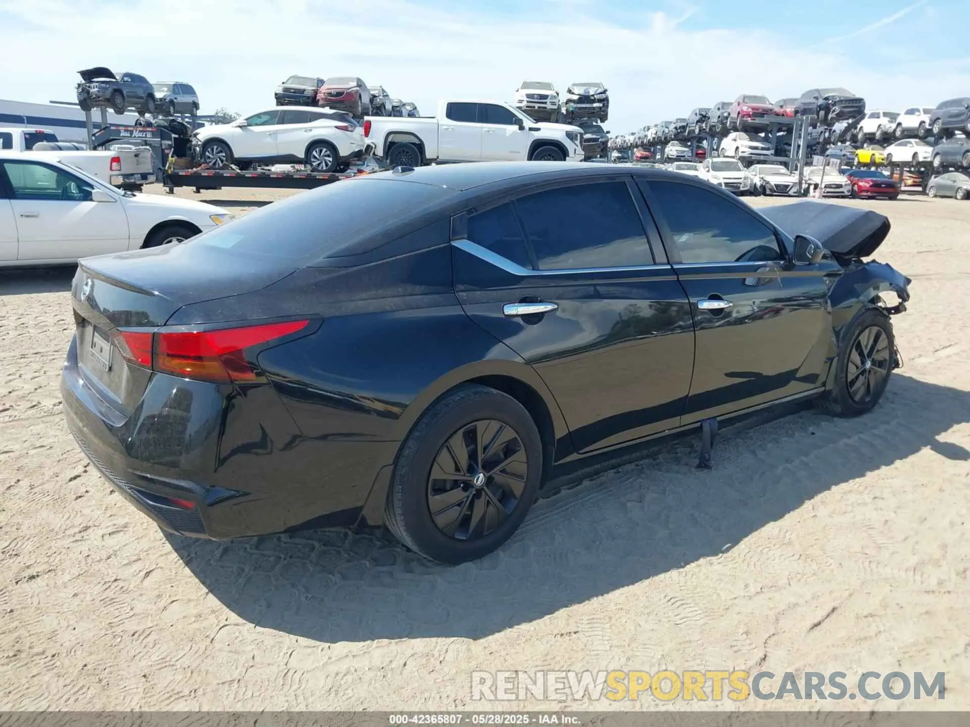 4 Photograph of a damaged car 1N4BL4BV5KC115846 NISSAN ALTIMA 2019