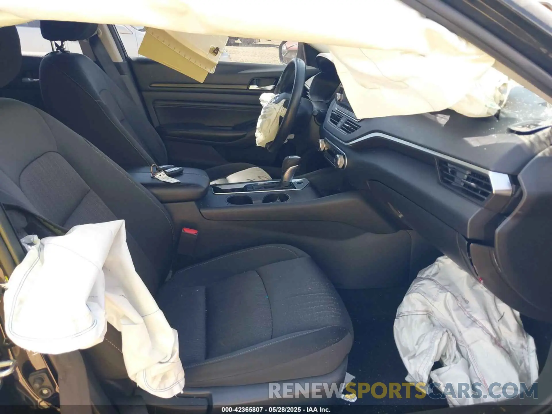 5 Photograph of a damaged car 1N4BL4BV5KC115846 NISSAN ALTIMA 2019