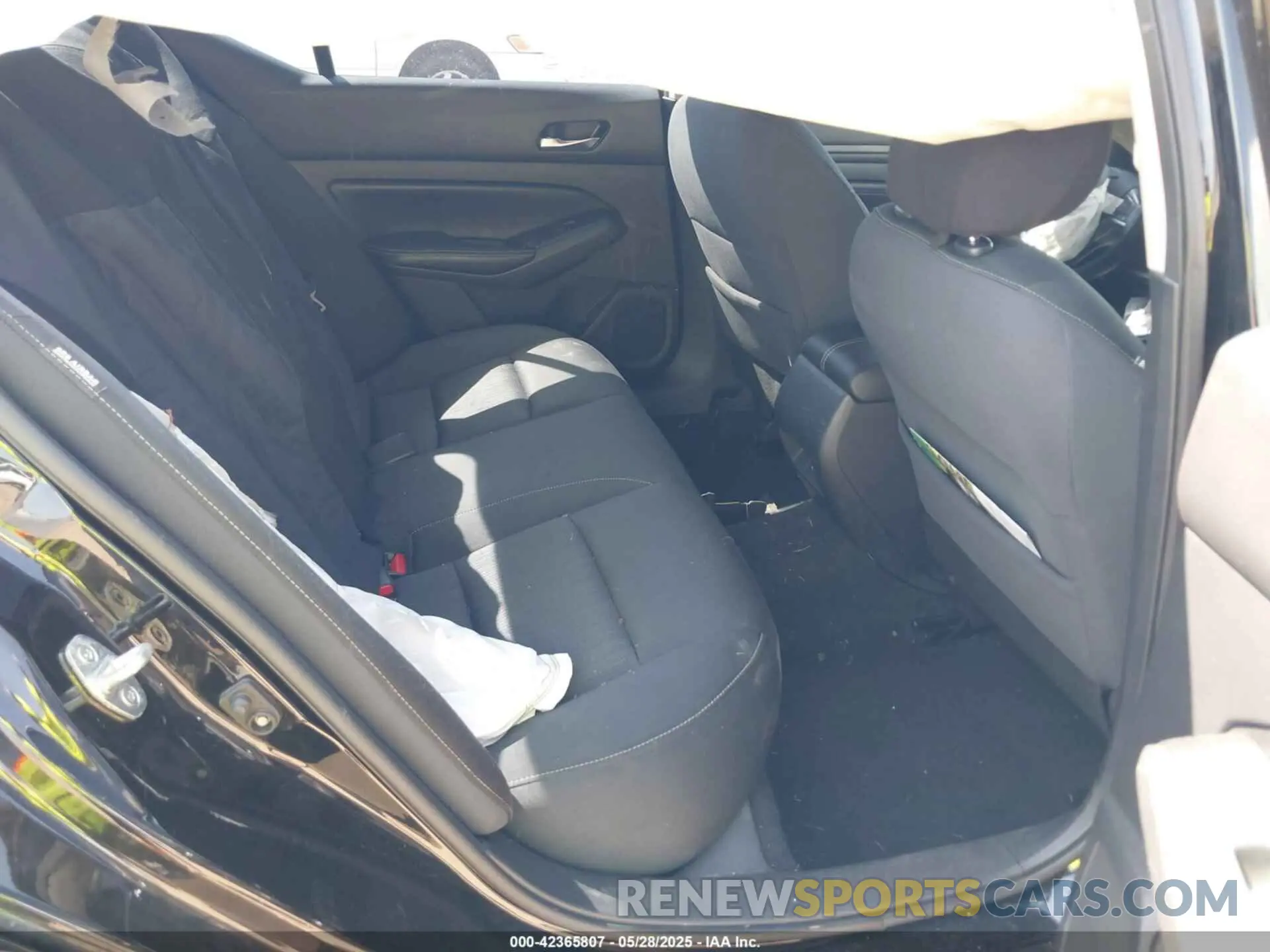 8 Photograph of a damaged car 1N4BL4BV5KC115846 NISSAN ALTIMA 2019