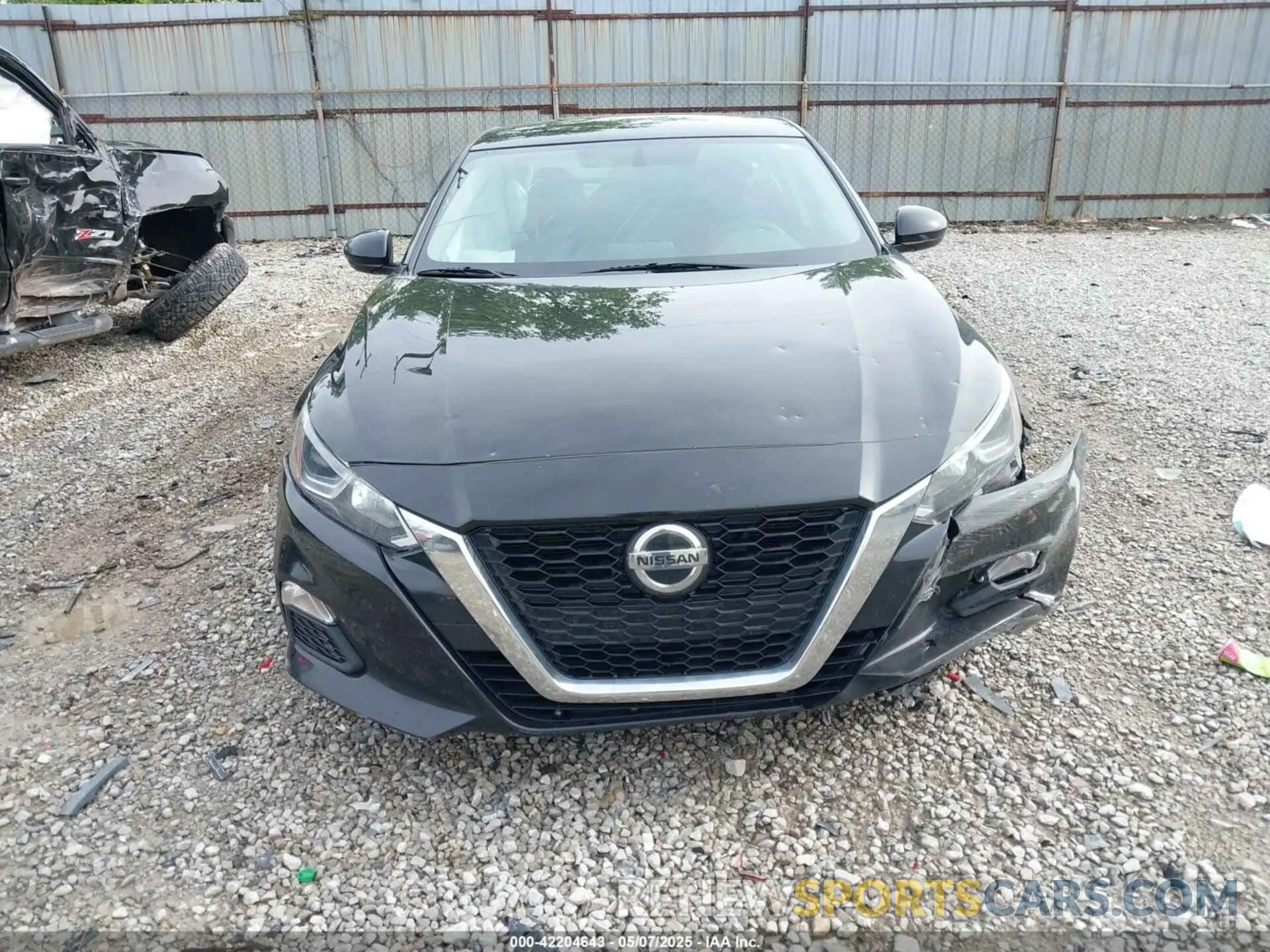 13 Photograph of a damaged car 1N4BL4BV5KC123686 NISSAN ALTIMA 2019
