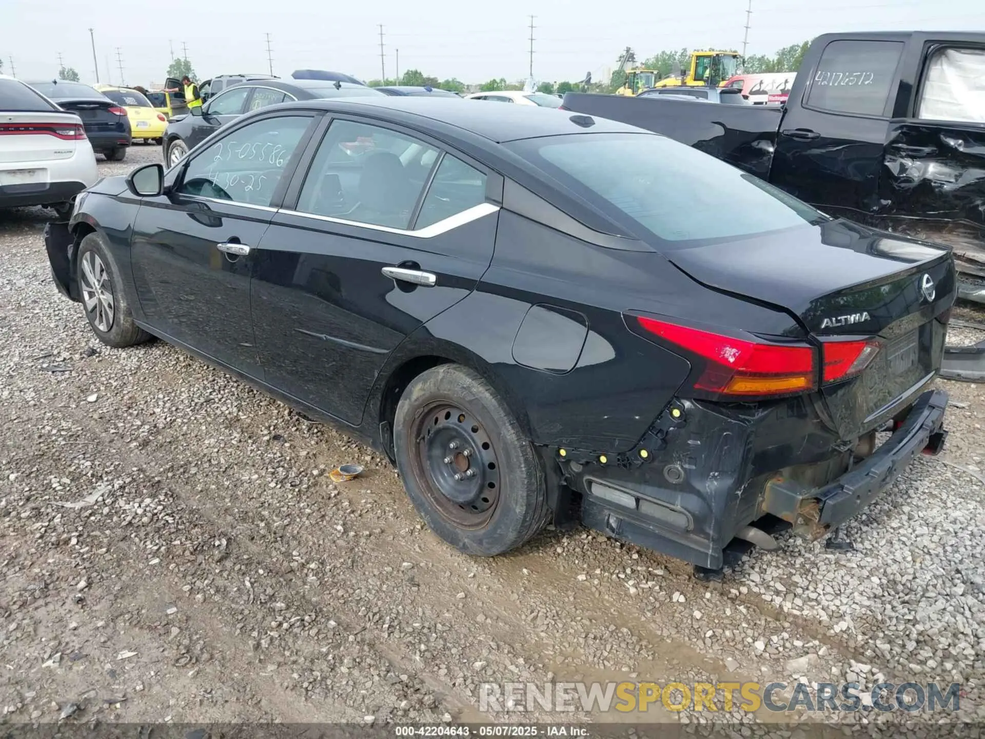 3 Photograph of a damaged car 1N4BL4BV5KC123686 NISSAN ALTIMA 2019