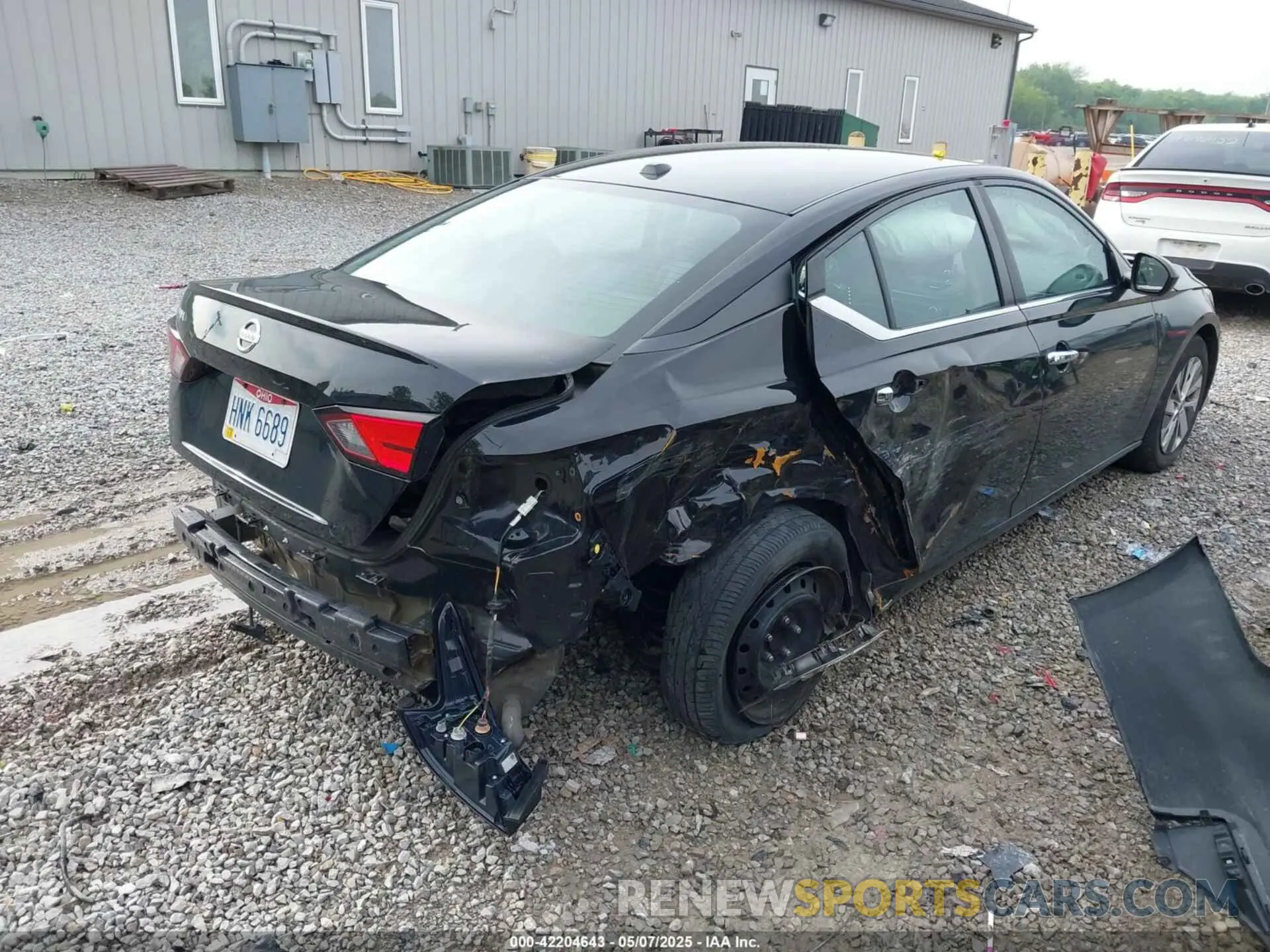 4 Photograph of a damaged car 1N4BL4BV5KC123686 NISSAN ALTIMA 2019