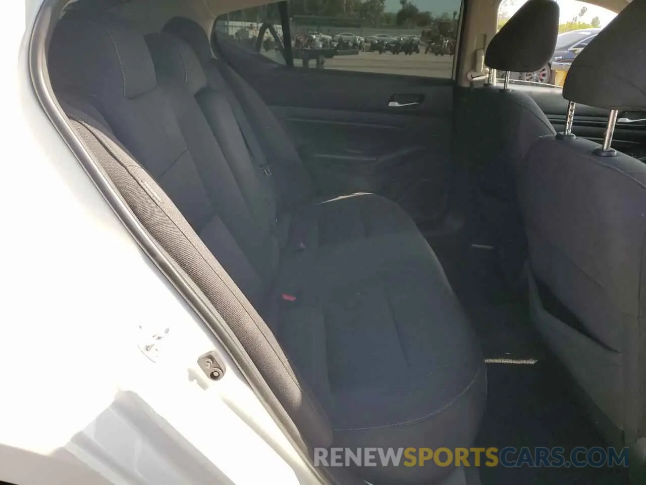 10 Photograph of a damaged car 1N4BL4BV5KC130458 NISSAN ALTIMA 2019