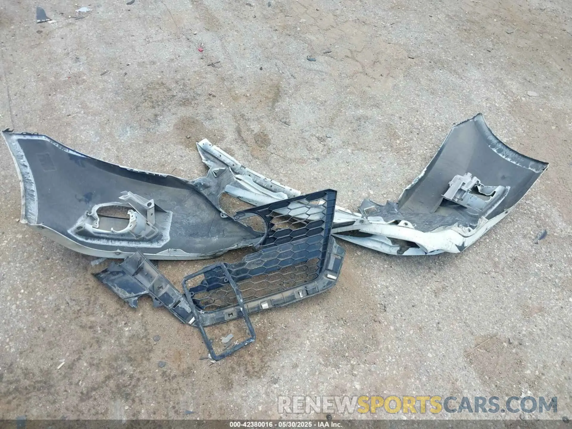 12 Photograph of a damaged car 1N4BL4BV5KC135188 NISSAN ALTIMA 2019