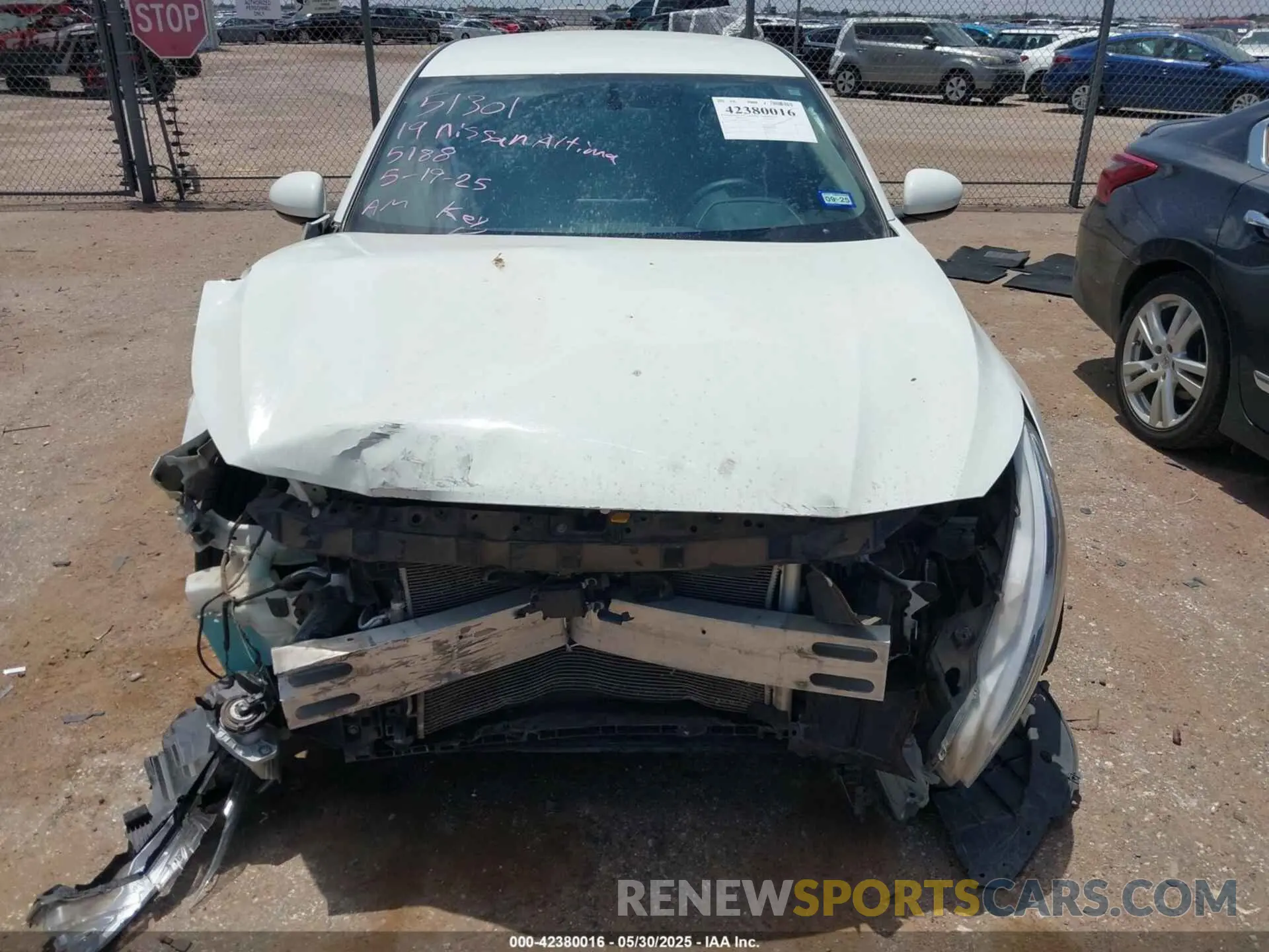 13 Photograph of a damaged car 1N4BL4BV5KC135188 NISSAN ALTIMA 2019