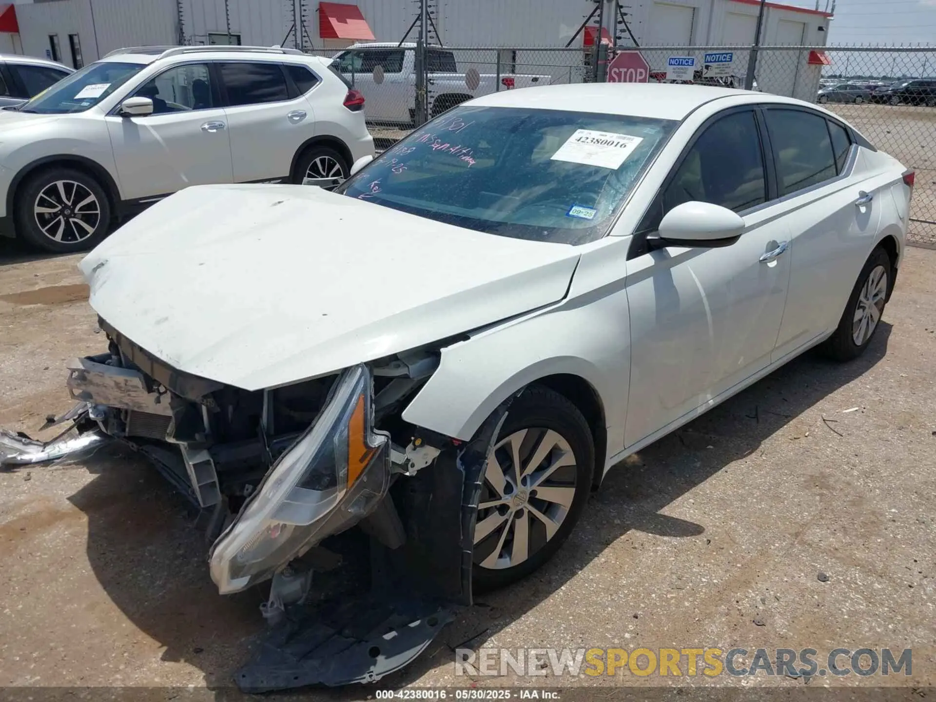 2 Photograph of a damaged car 1N4BL4BV5KC135188 NISSAN ALTIMA 2019