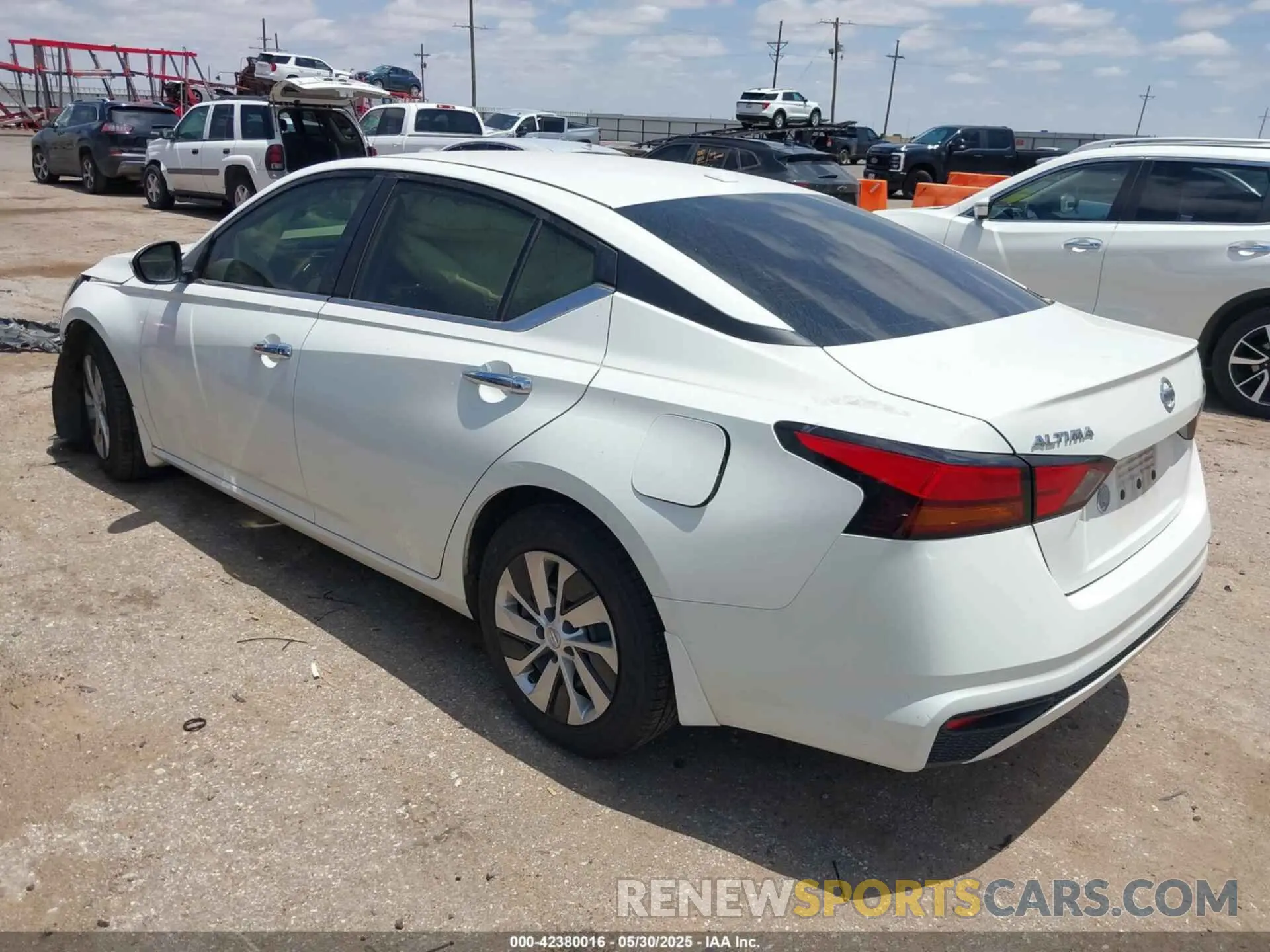 3 Photograph of a damaged car 1N4BL4BV5KC135188 NISSAN ALTIMA 2019