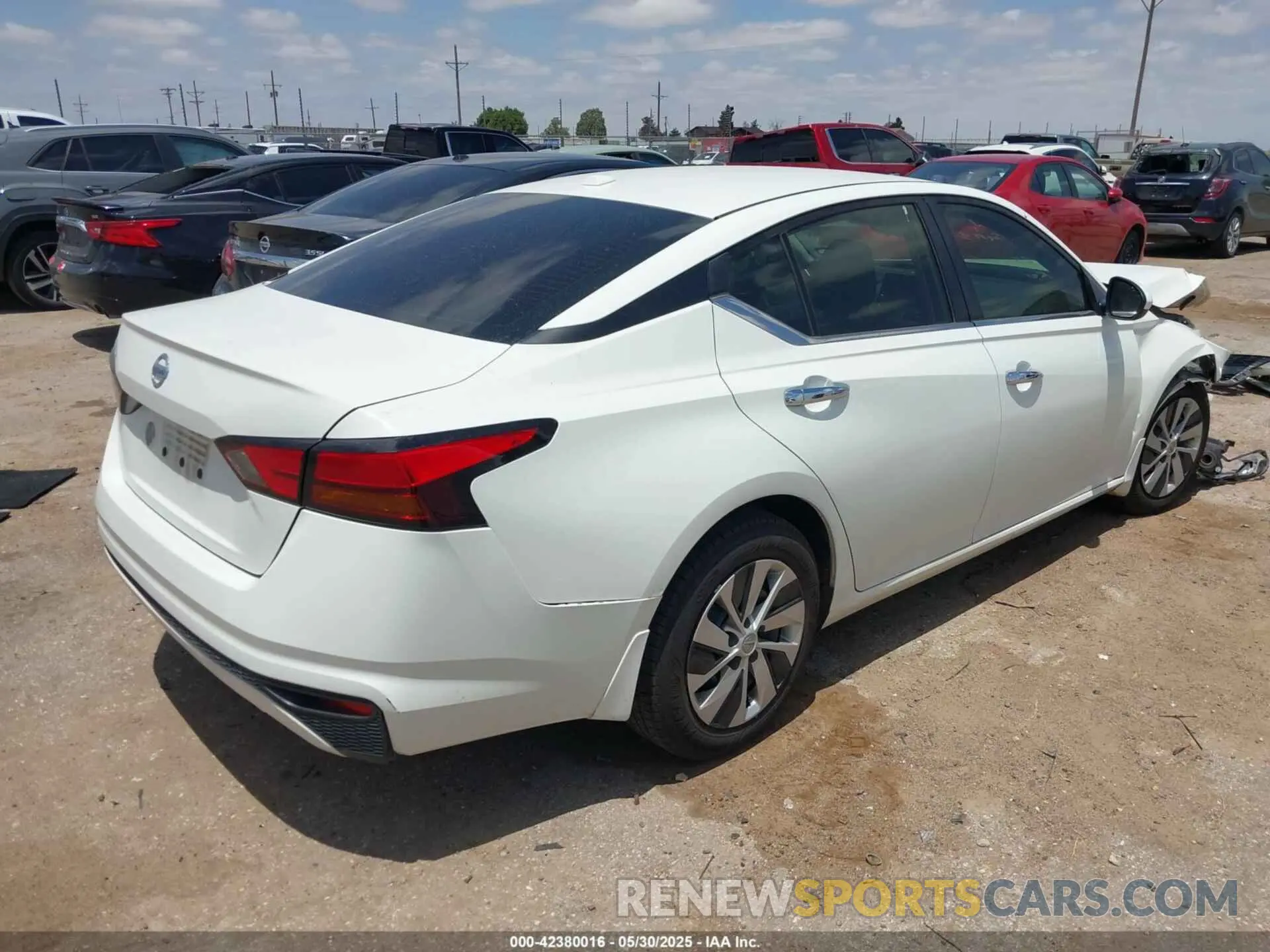4 Photograph of a damaged car 1N4BL4BV5KC135188 NISSAN ALTIMA 2019