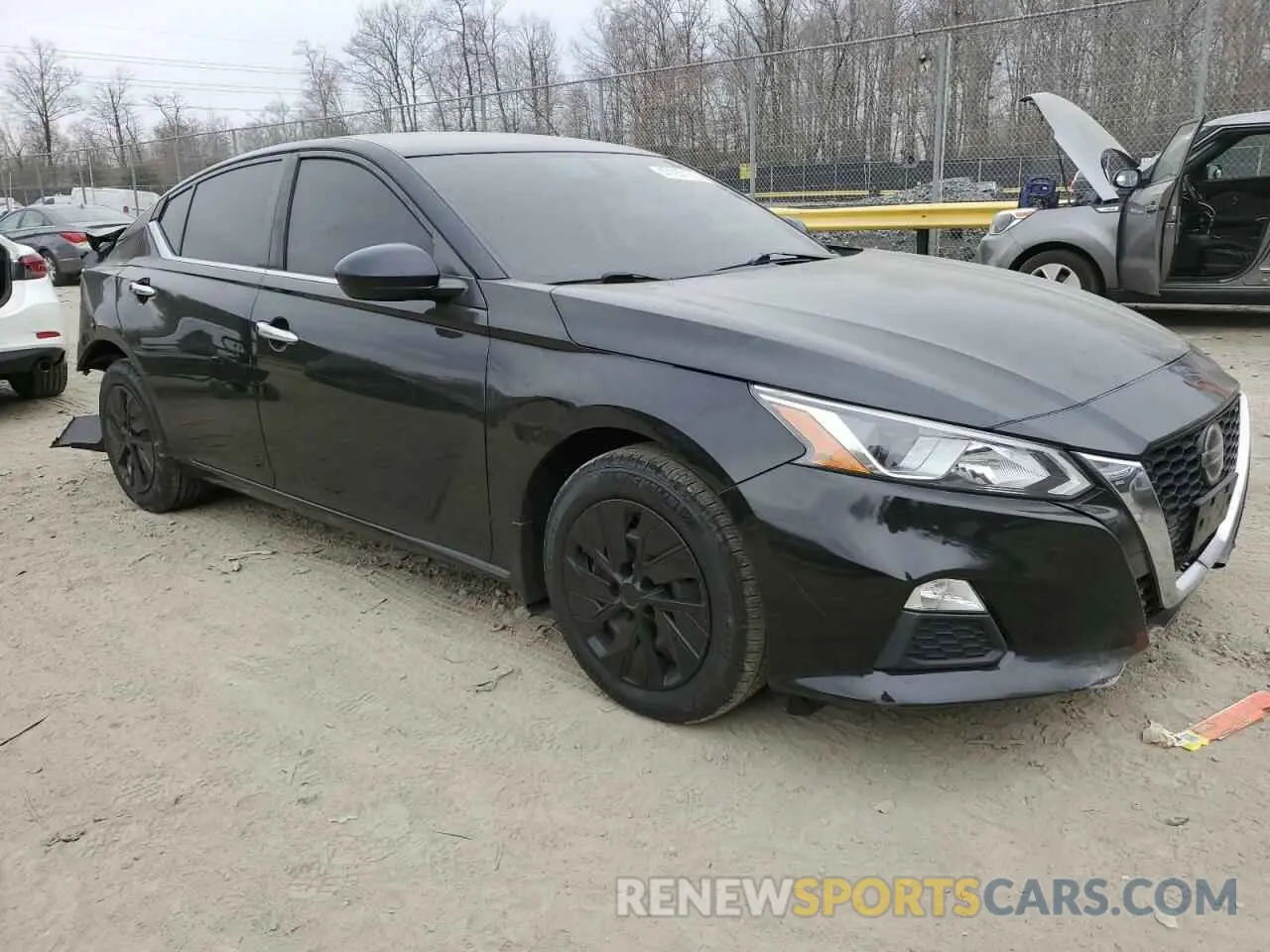 4 Photograph of a damaged car 1N4BL4BV5KC136759 NISSAN ALTIMA 2019