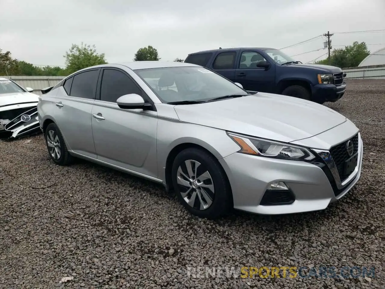 4 Photograph of a damaged car 1N4BL4BV5KC139404 NISSAN ALTIMA 2019