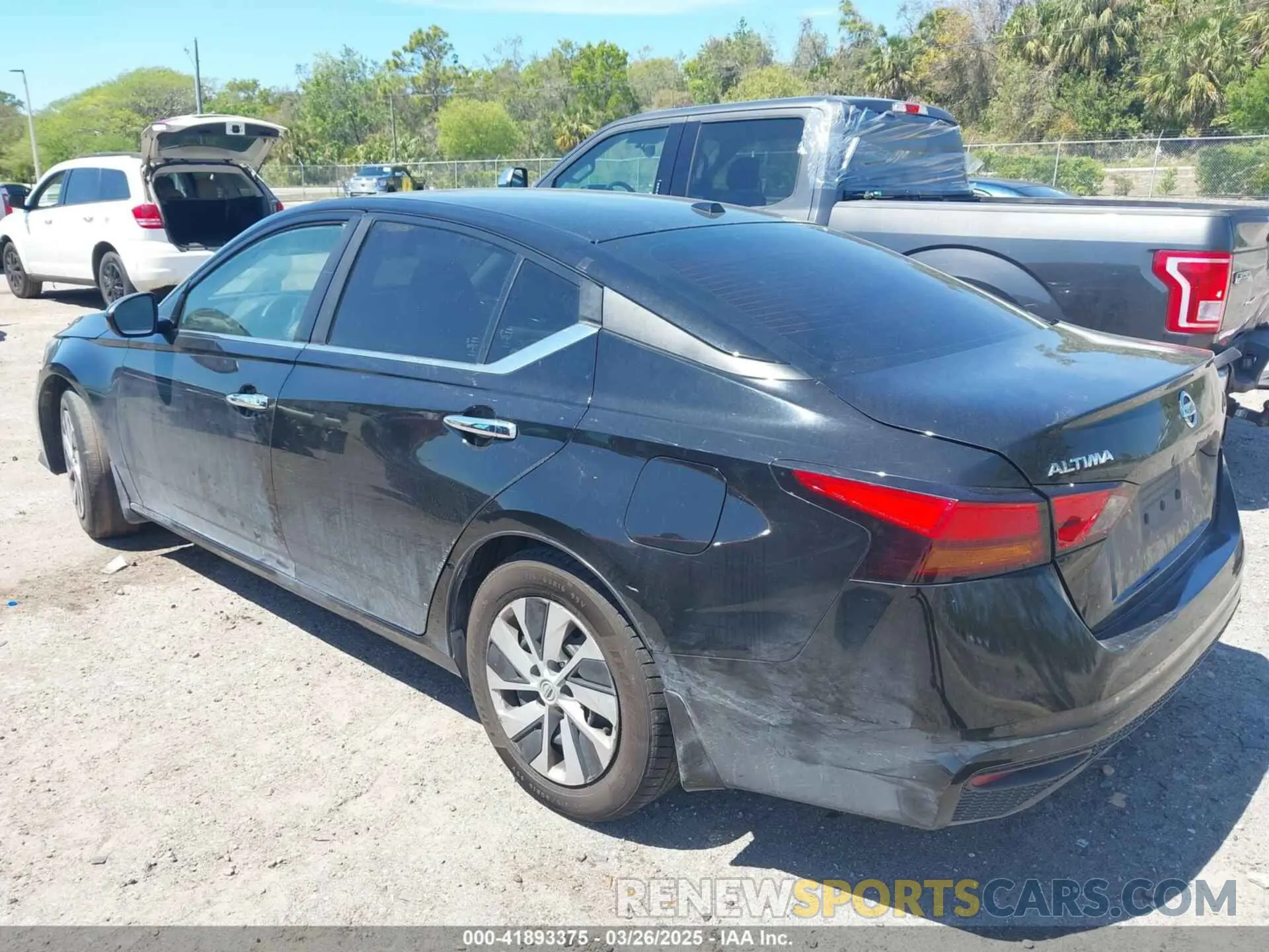 3 Photograph of a damaged car 1N4BL4BV5KC142562 NISSAN ALTIMA 2019