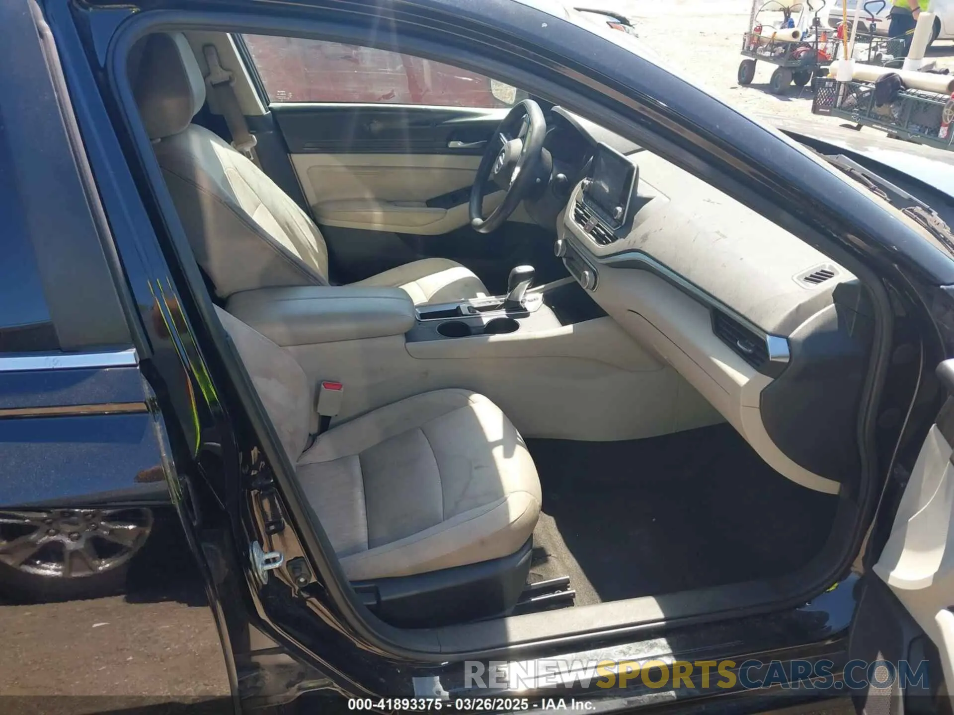 5 Photograph of a damaged car 1N4BL4BV5KC142562 NISSAN ALTIMA 2019