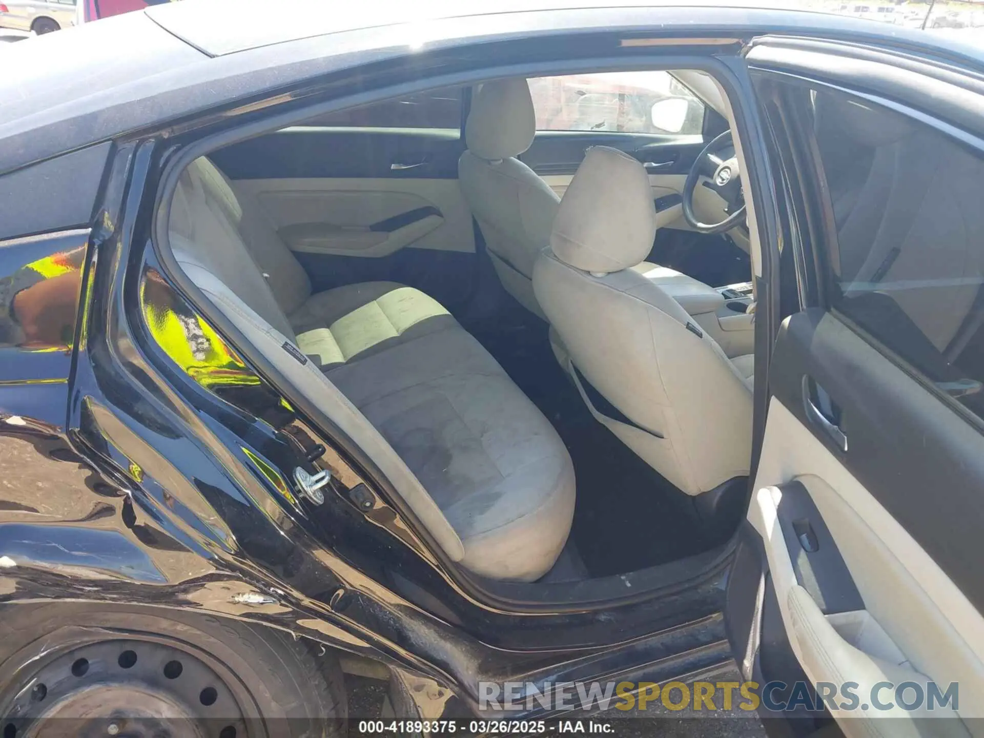 8 Photograph of a damaged car 1N4BL4BV5KC142562 NISSAN ALTIMA 2019