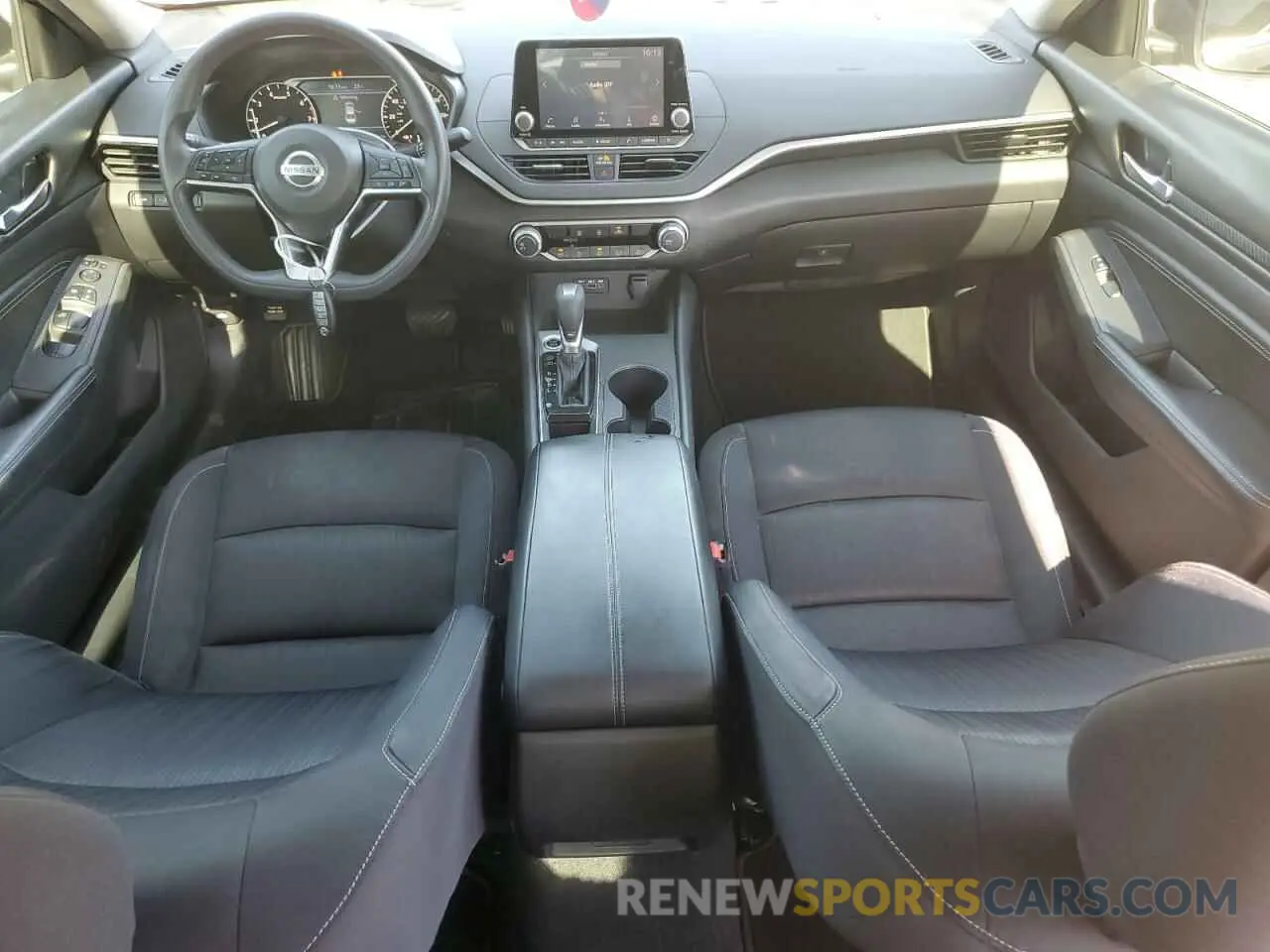 8 Photograph of a damaged car 1N4BL4BV5KC142982 NISSAN ALTIMA 2019