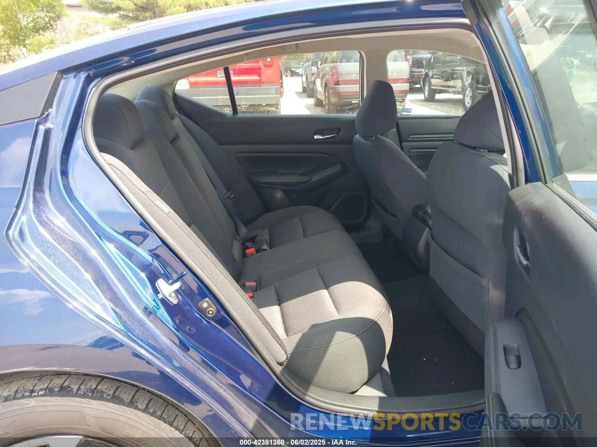 8 Photograph of a damaged car 1N4BL4BV5KC156865 NISSAN ALTIMA 2019