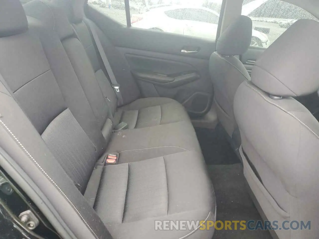 10 Photograph of a damaged car 1N4BL4BV5KC188439 NISSAN ALTIMA 2019
