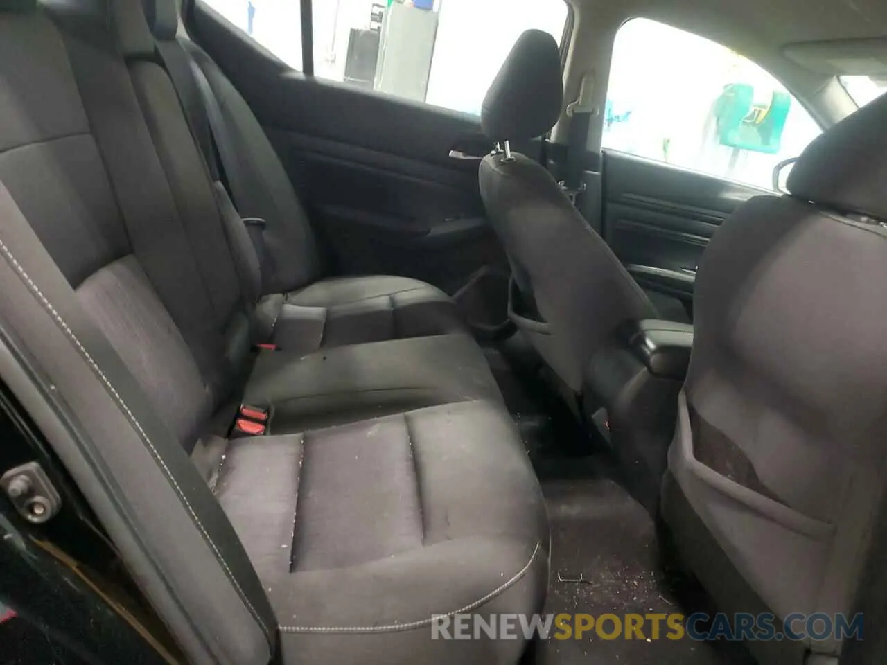 10 Photograph of a damaged car 1N4BL4BV5KC194418 NISSAN ALTIMA 2019