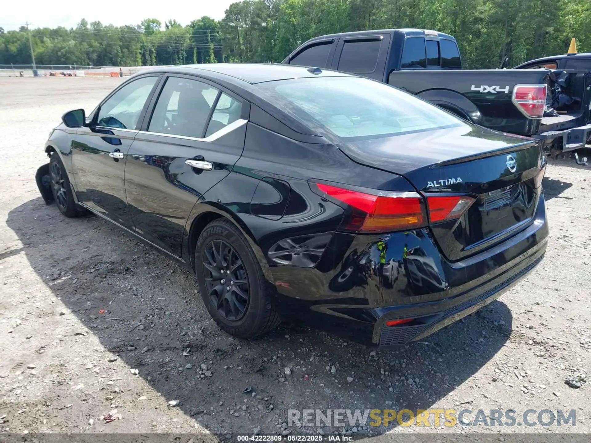 3 Photograph of a damaged car 1N4BL4BV5KC195309 NISSAN ALTIMA 2019