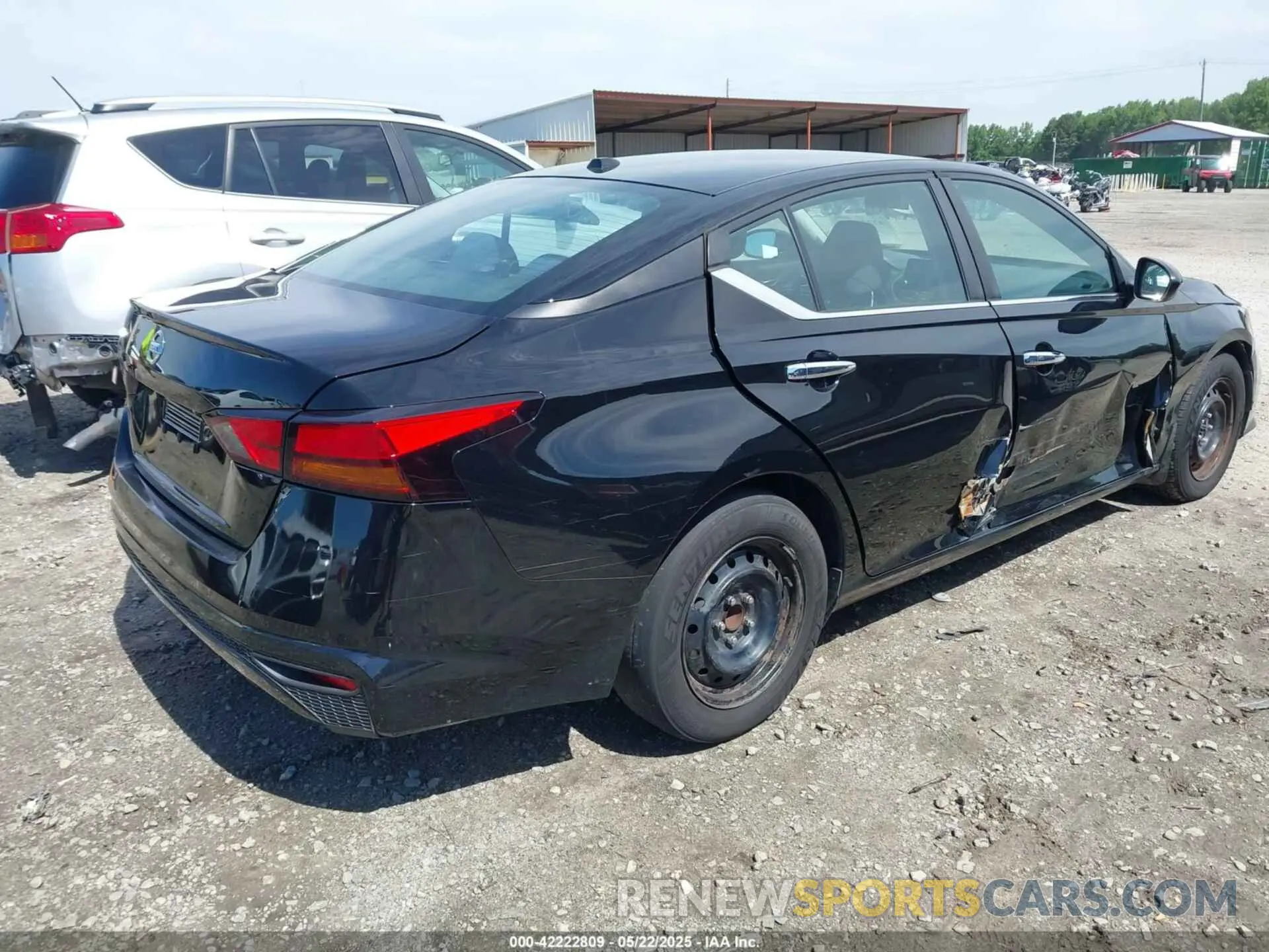 4 Photograph of a damaged car 1N4BL4BV5KC195309 NISSAN ALTIMA 2019
